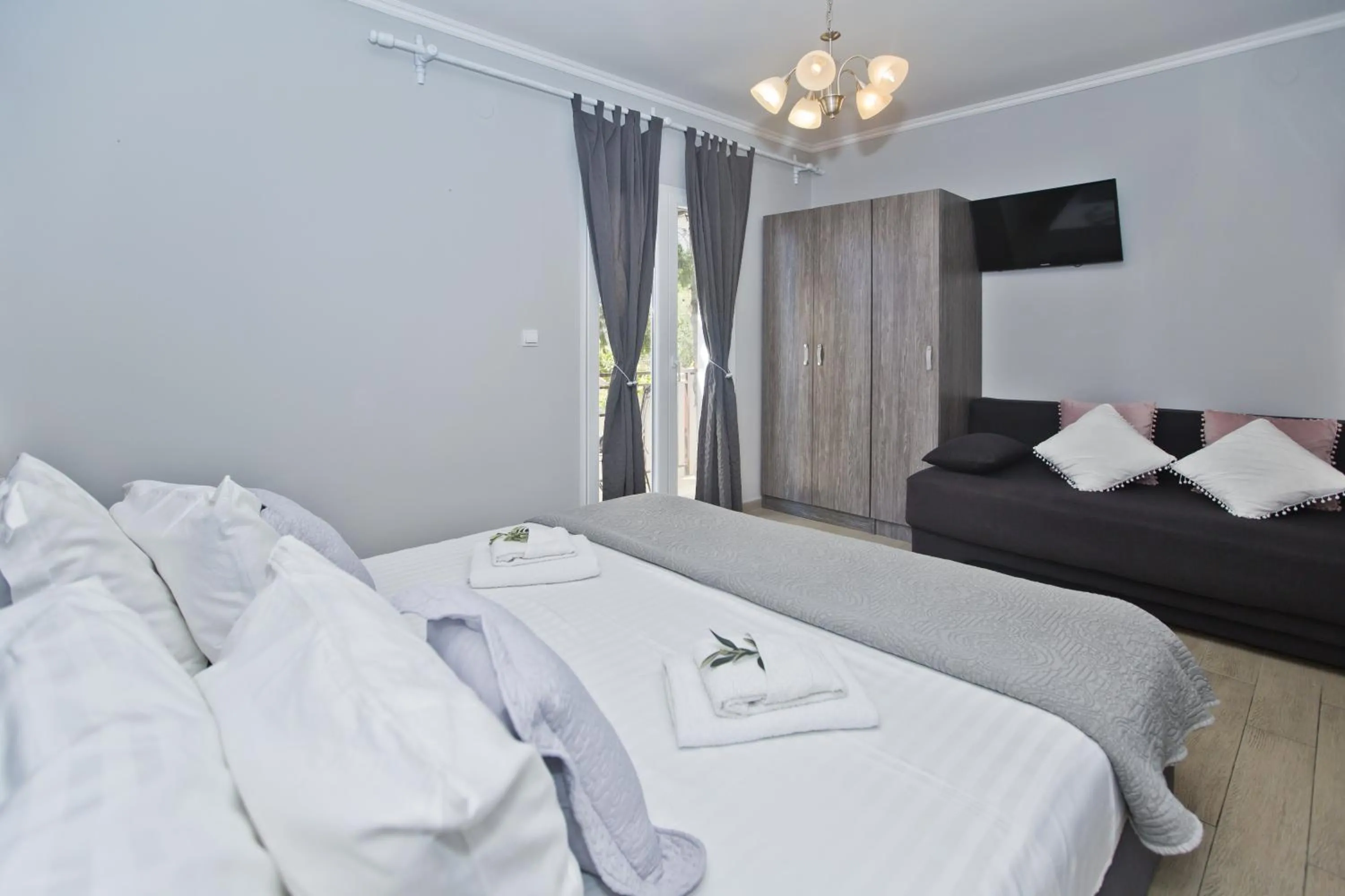 Photo of the whole room, Bed in Villa Milton Hvar
