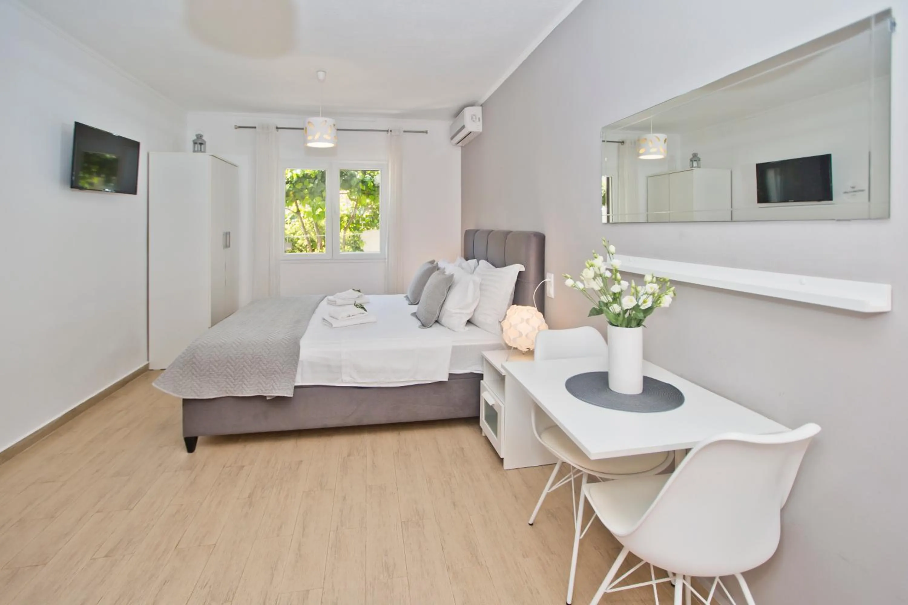 Photo of the whole room, Bed in Villa Milton Hvar