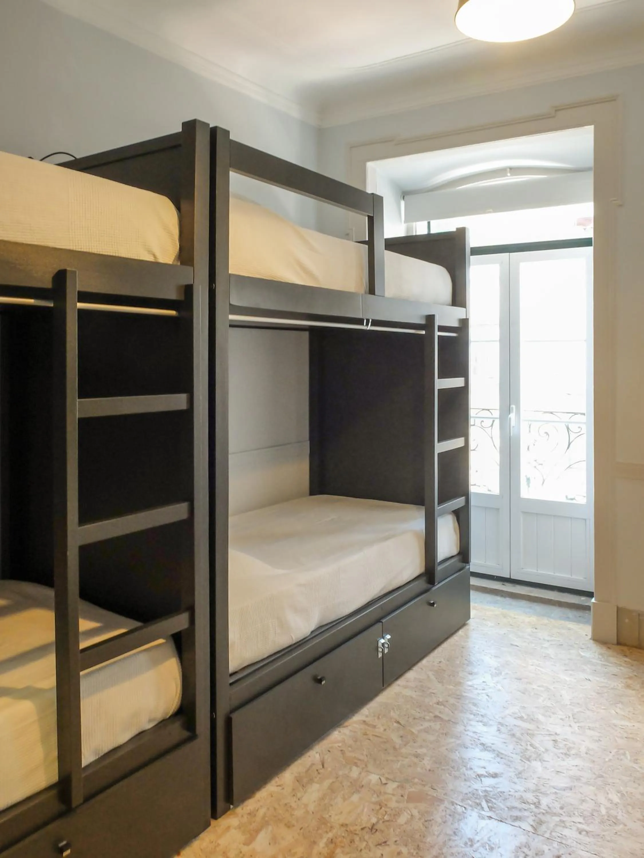 Bed in 8-Bed Mixed Dormitory Room in Back to Lisbon Hostel