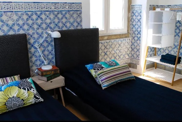 Superior Twin Room with Private Bathroom in Back to Lisbon Hostel