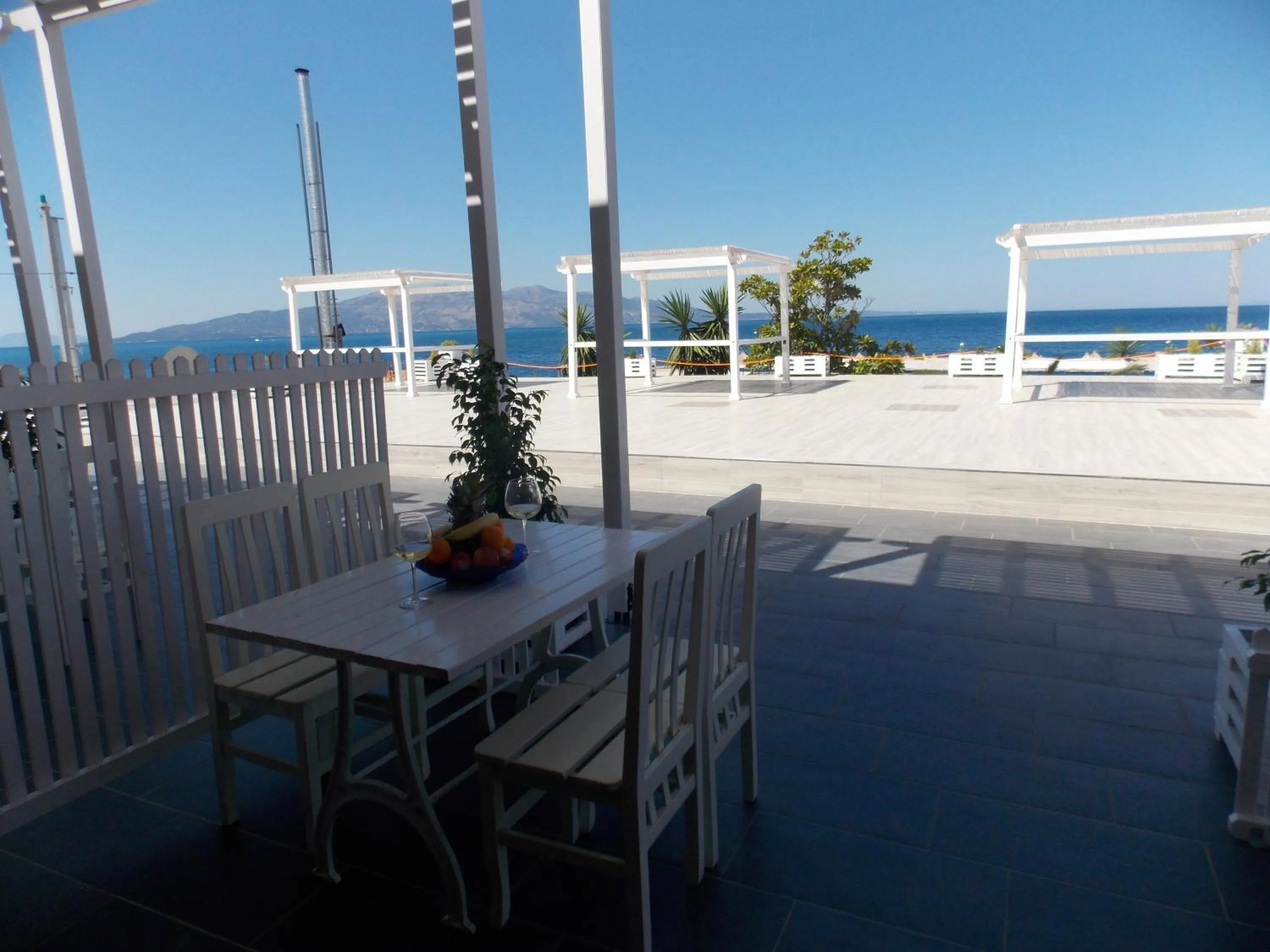 Facade/entrance in Sunset Suites