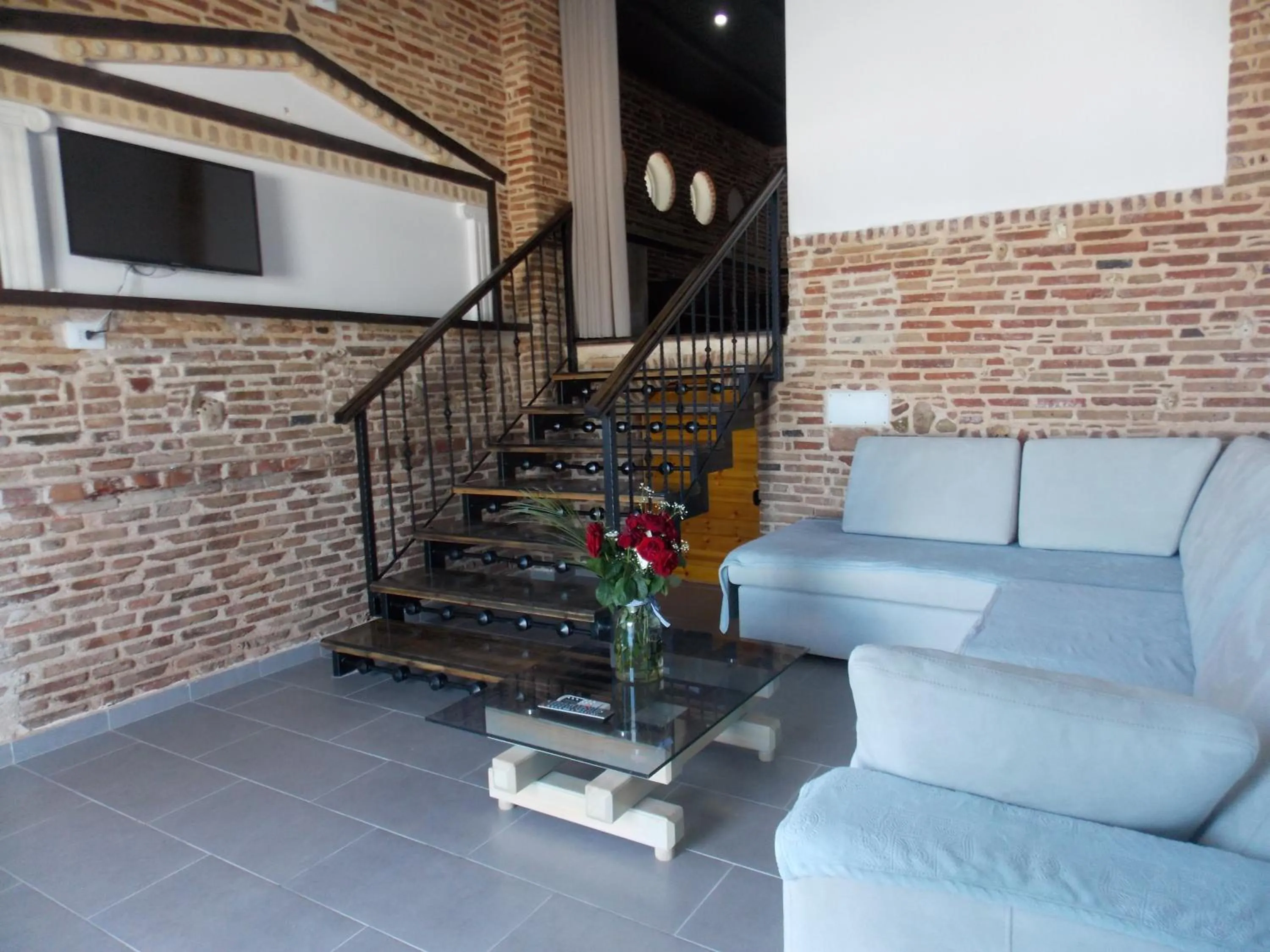 Living room in Sunset Suites