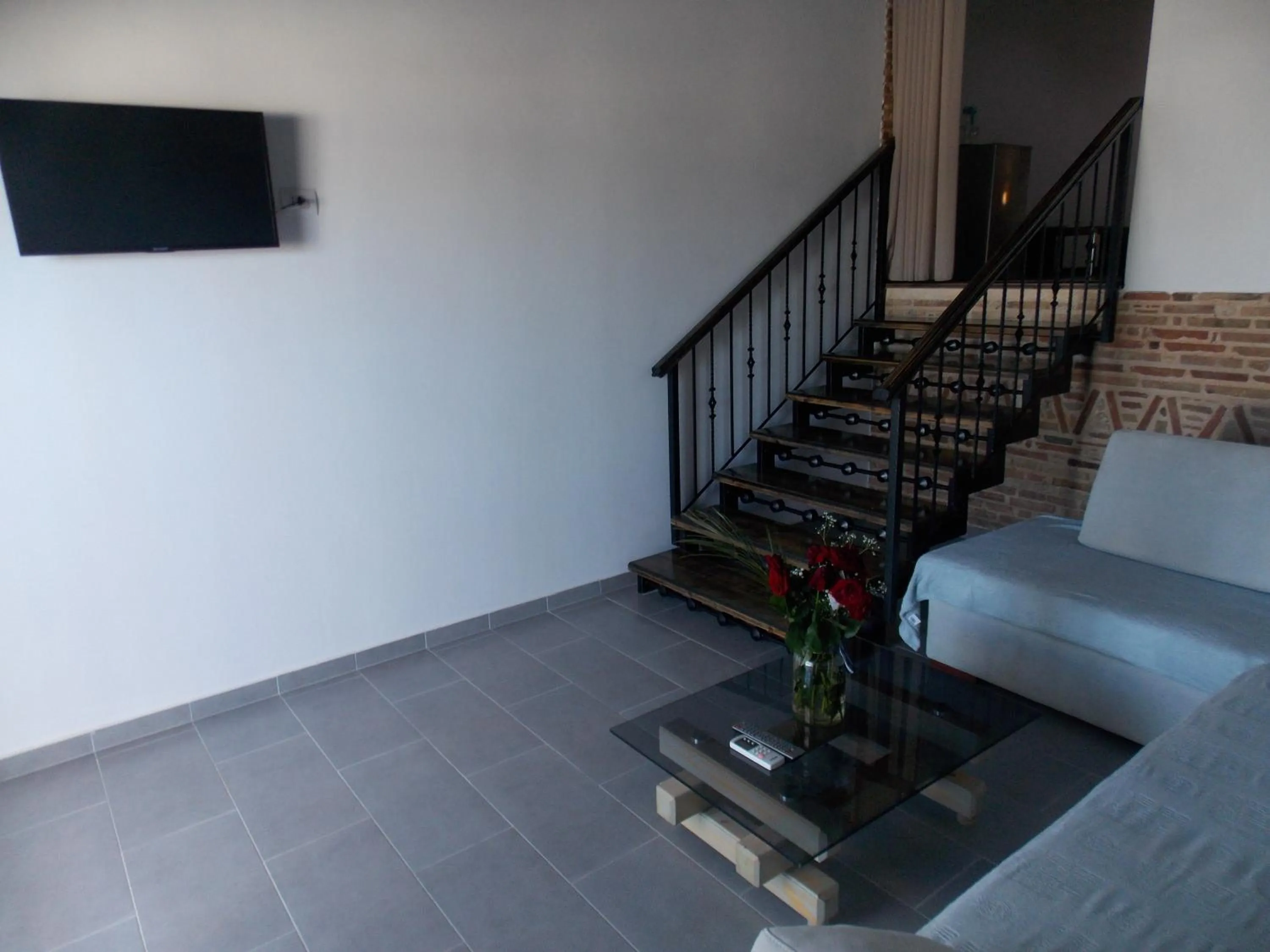 Living room in Sunset Suites