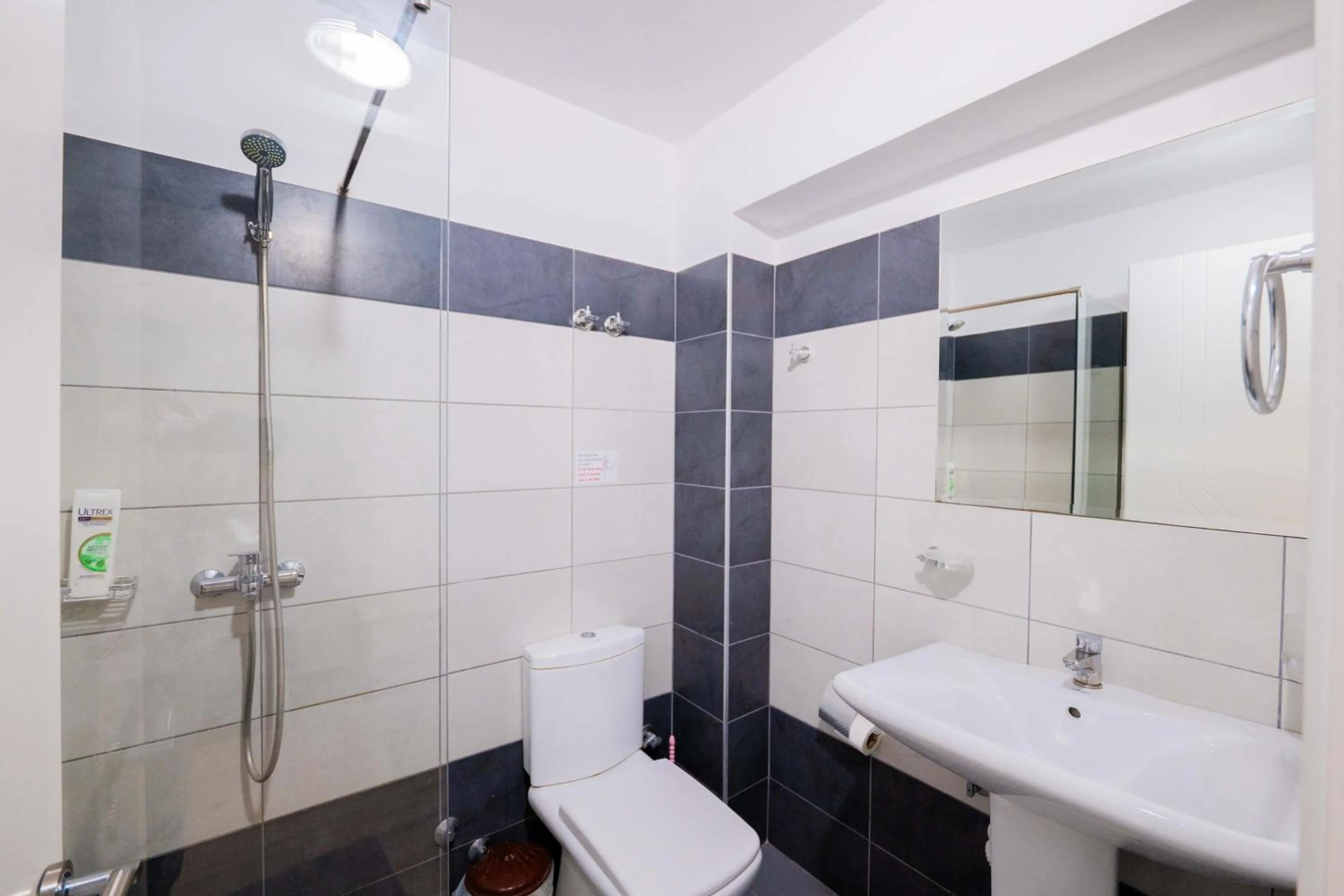 Bathroom in Sunset Suites