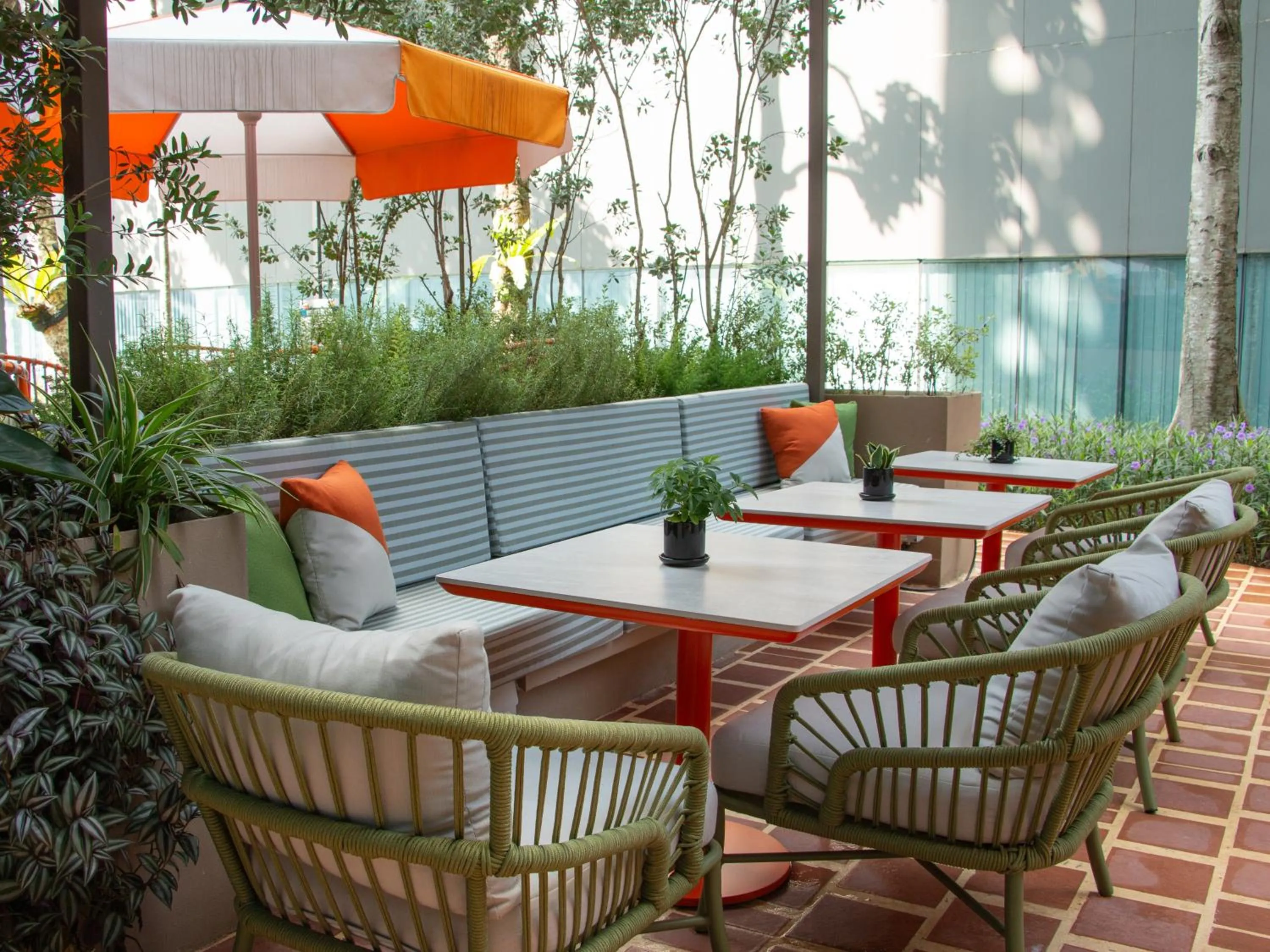 Restaurant/places to eat in Crowne Plaza Changi Airport by IHG