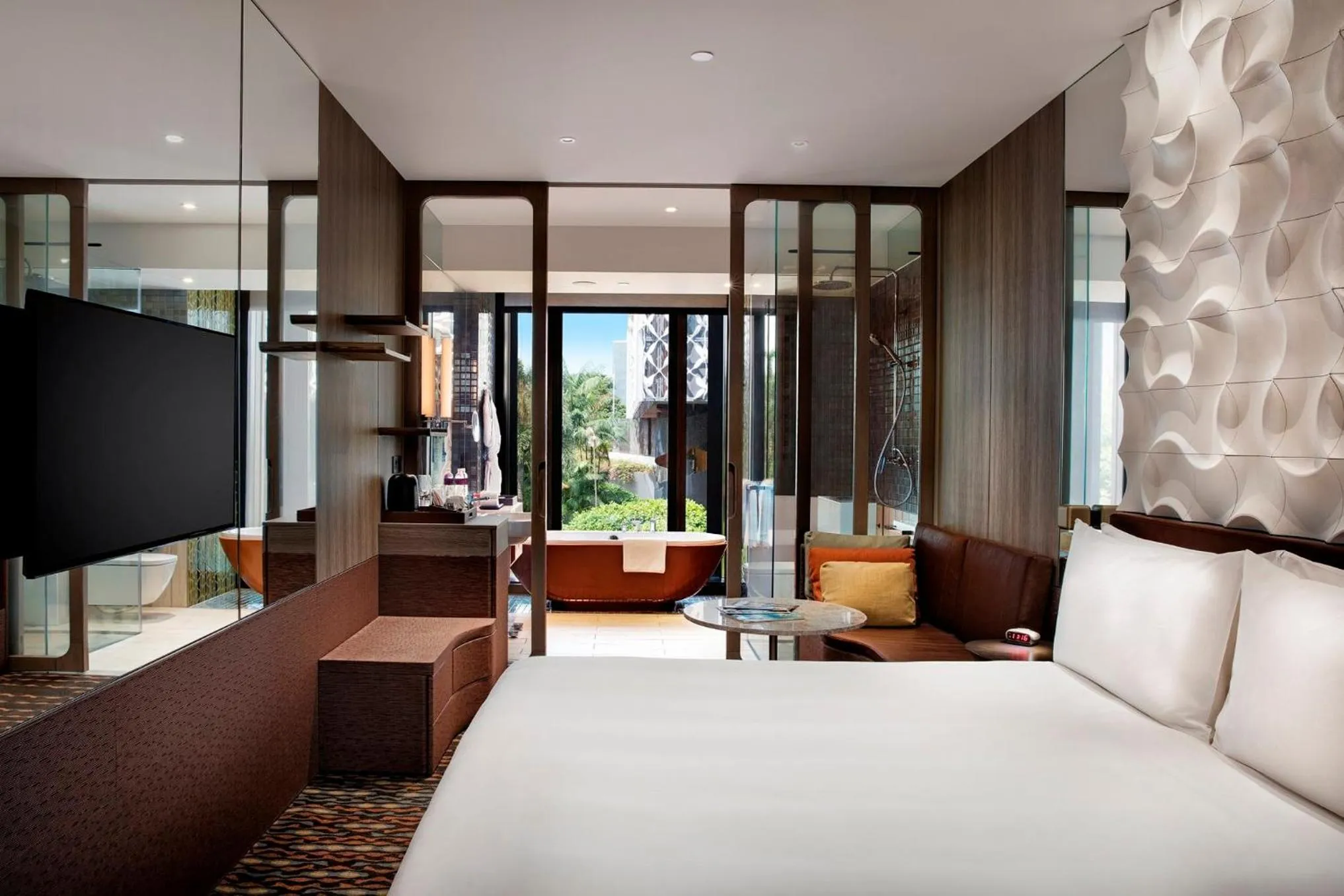 Photo of the whole room, Bed in Crowne Plaza Changi Airport by IHG