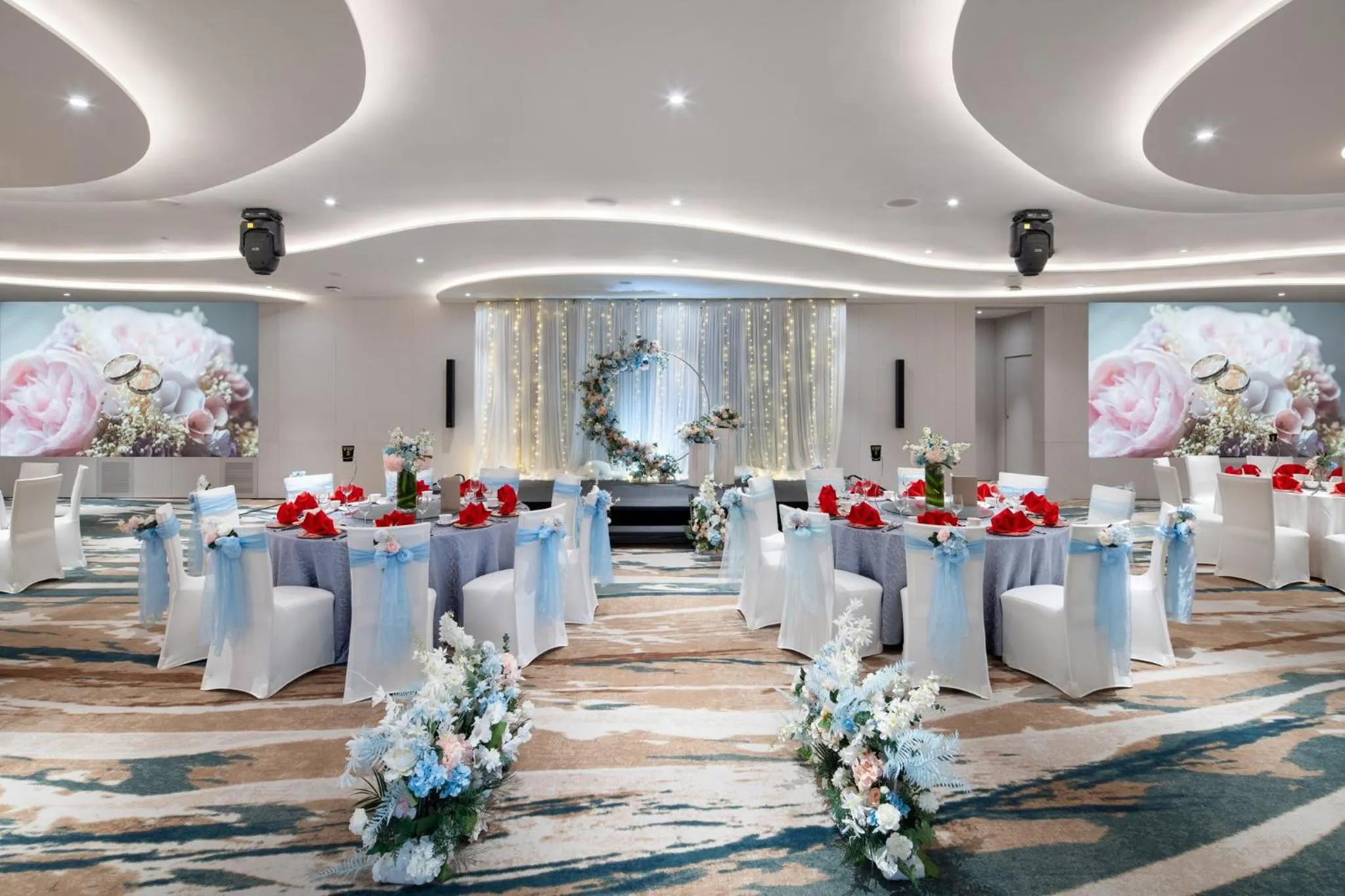 Meeting/conference room in Crowne Plaza Changi Airport by IHG