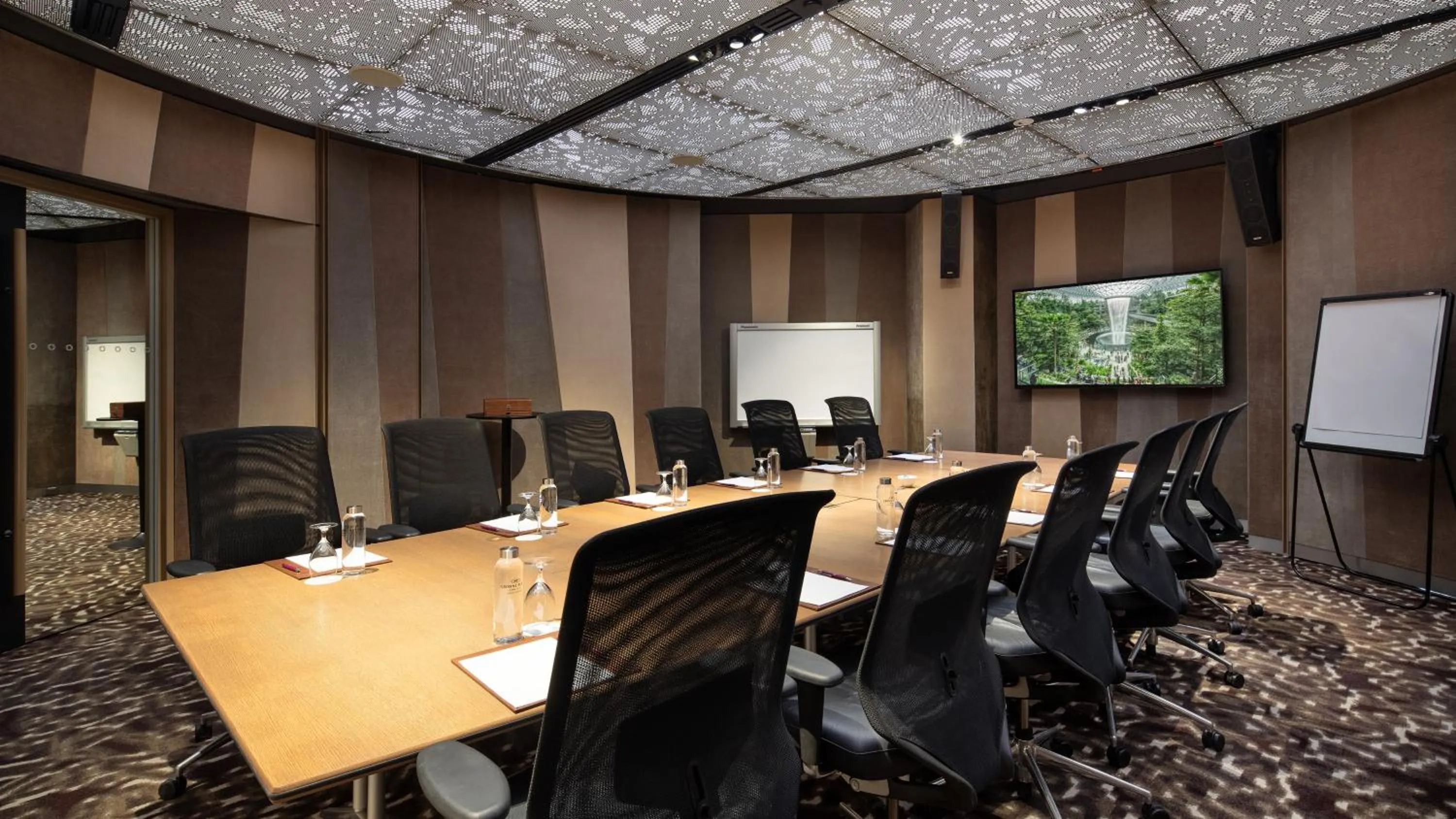 Meeting/conference room in Crowne Plaza Changi Airport by IHG