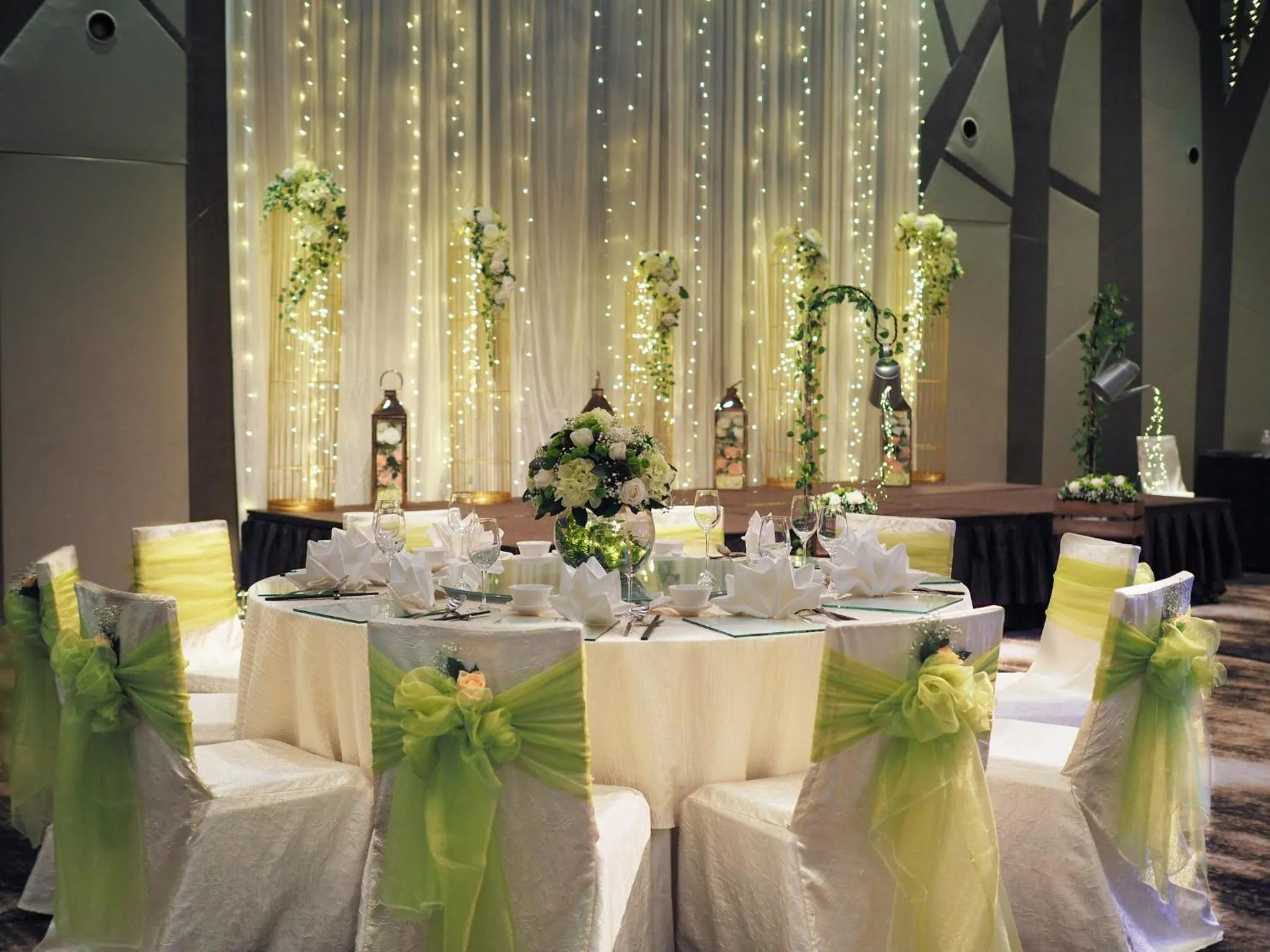 Meeting/conference room in Crowne Plaza Changi Airport by IHG