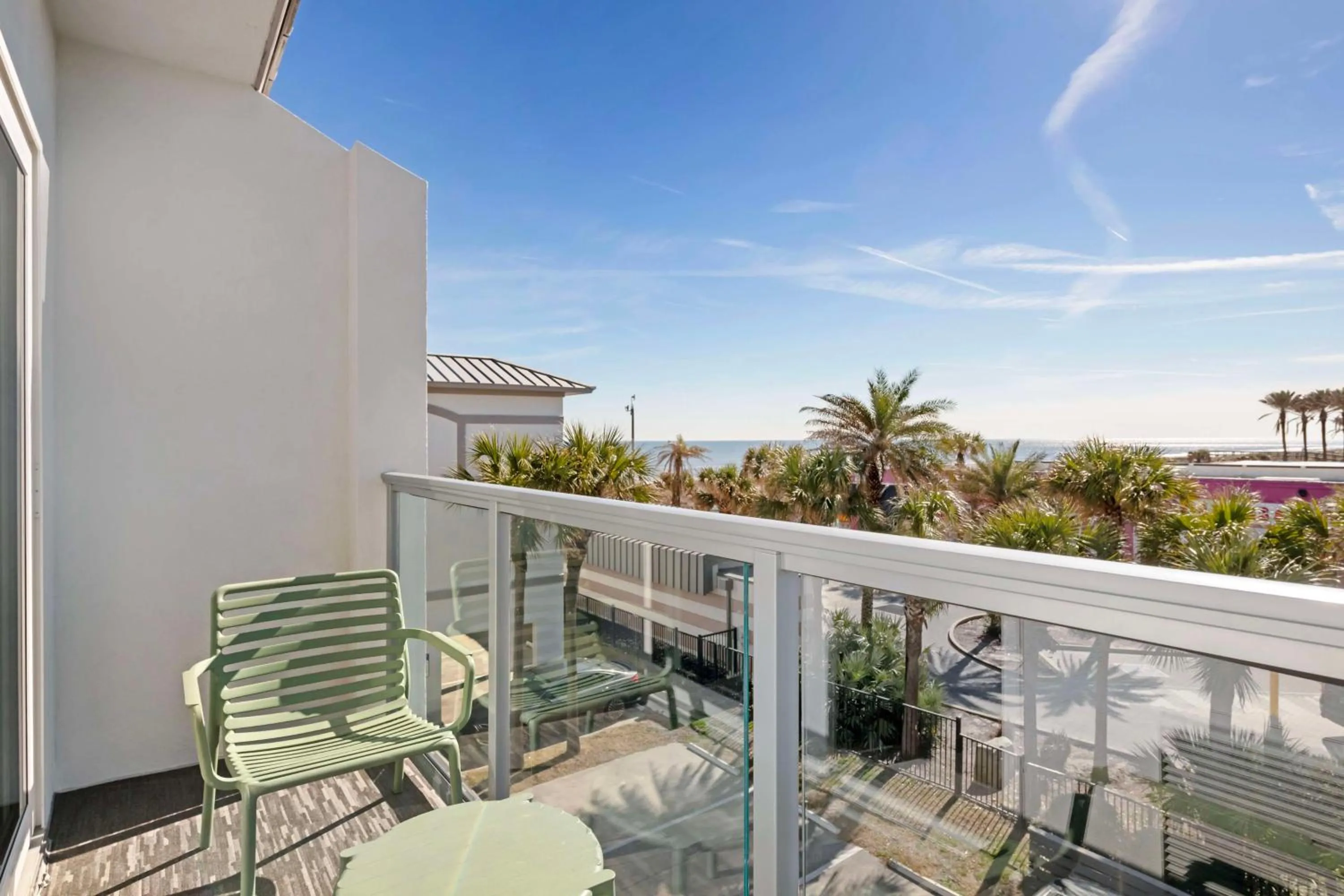Bedroom in Best Western Oceanfront