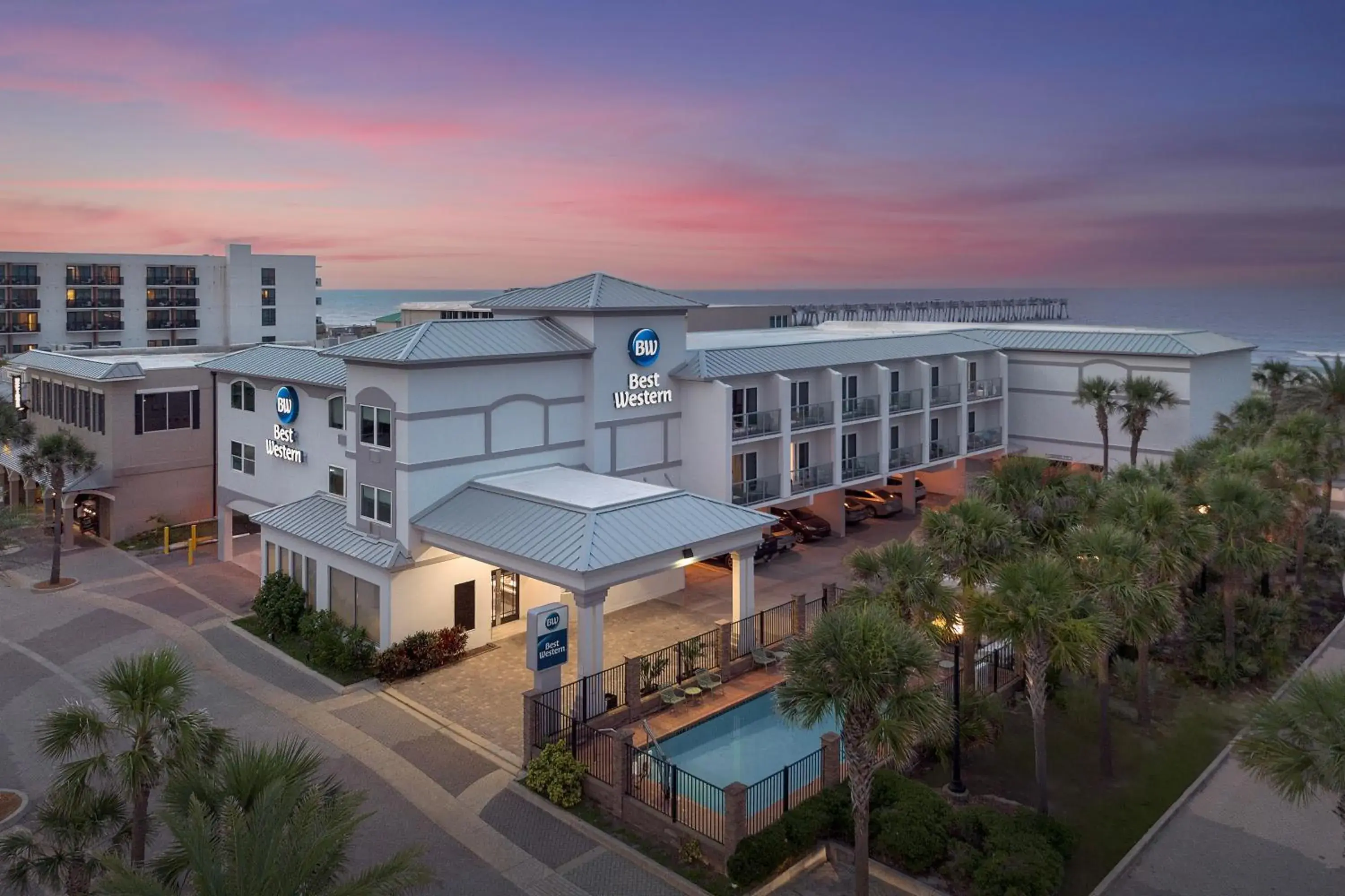 Property building in Best Western Oceanfront Property building in Best Western Oceanfront