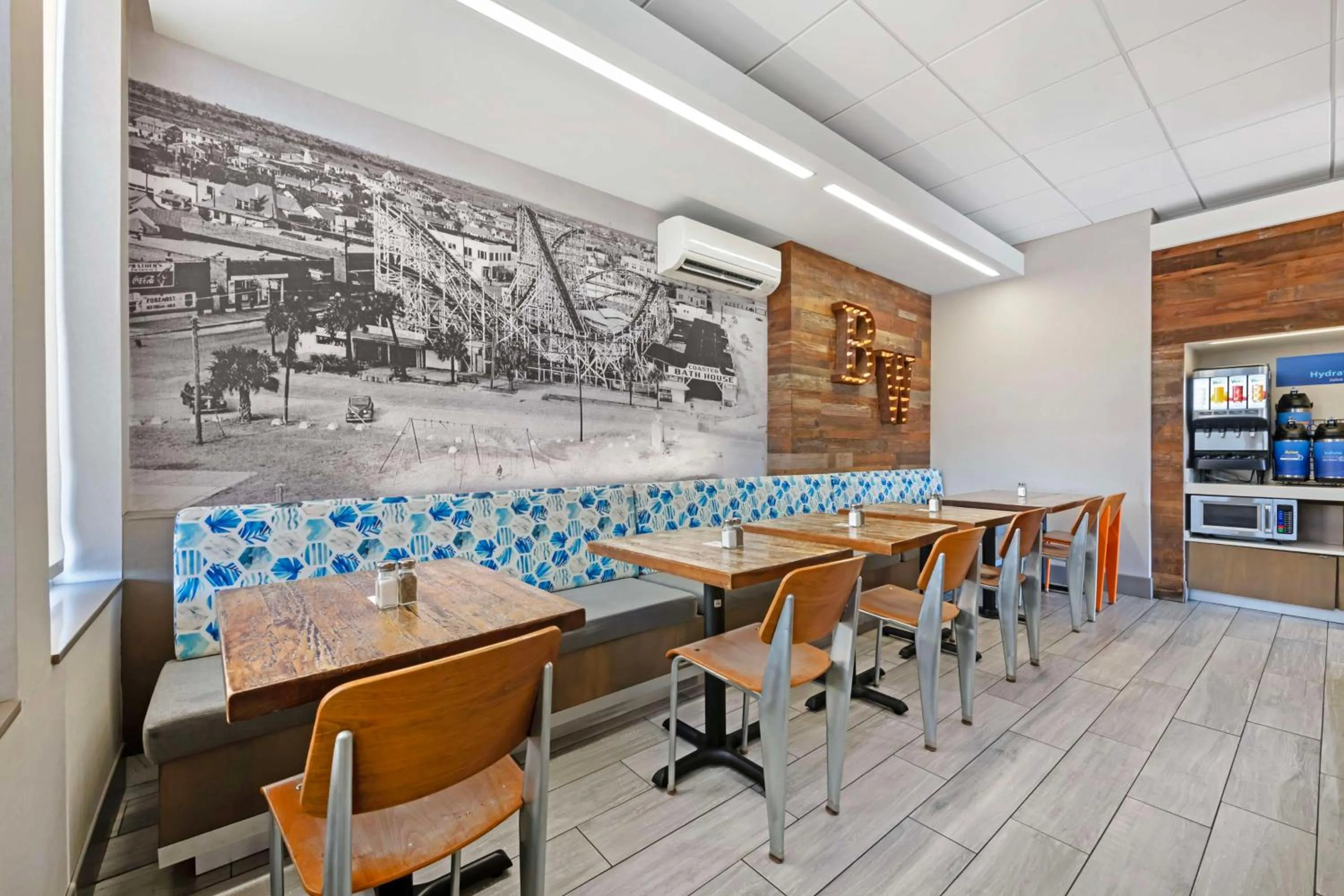 Breakfast in Best Western Oceanfront