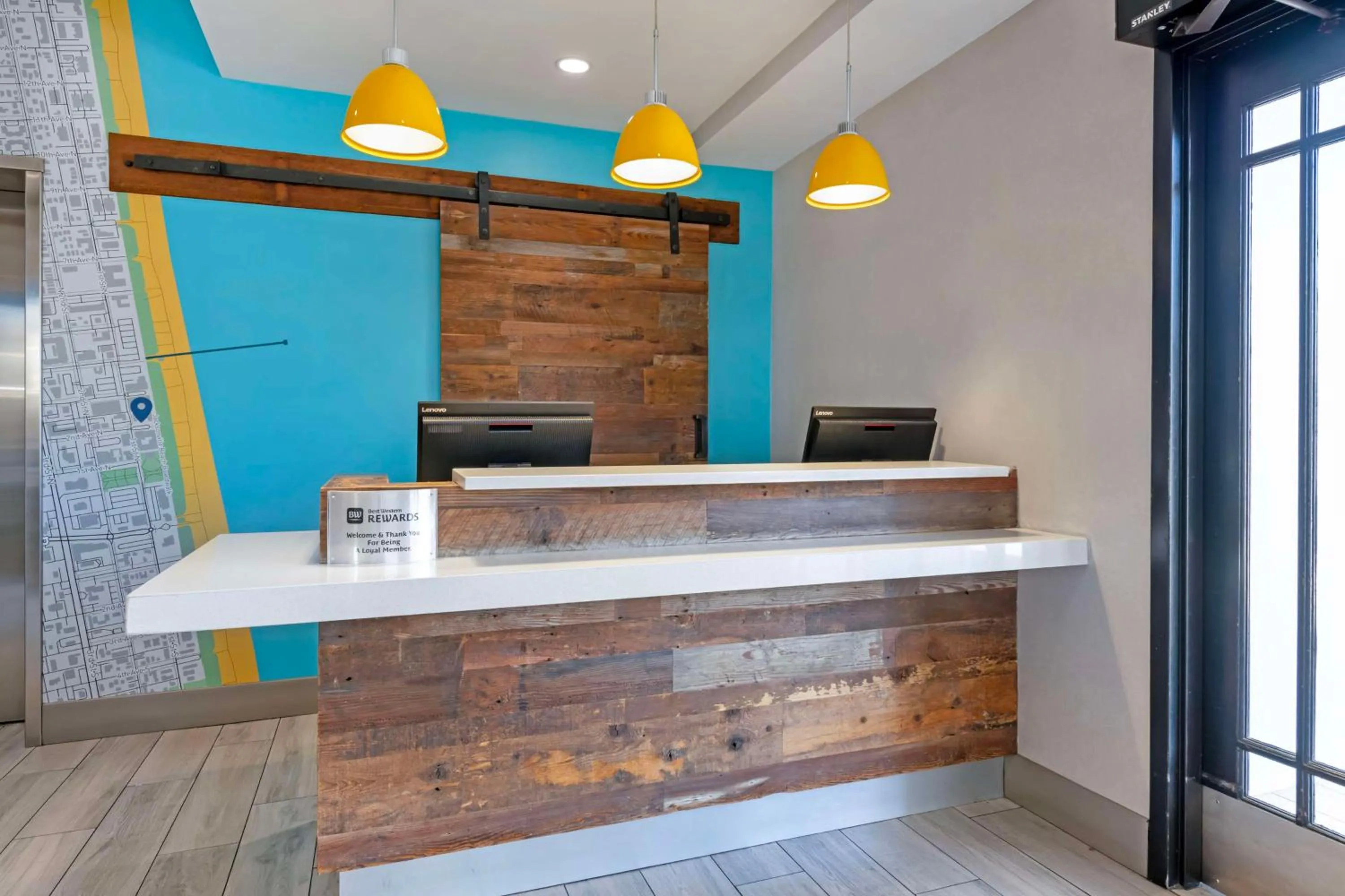 Lobby or reception in Best Western Oceanfront