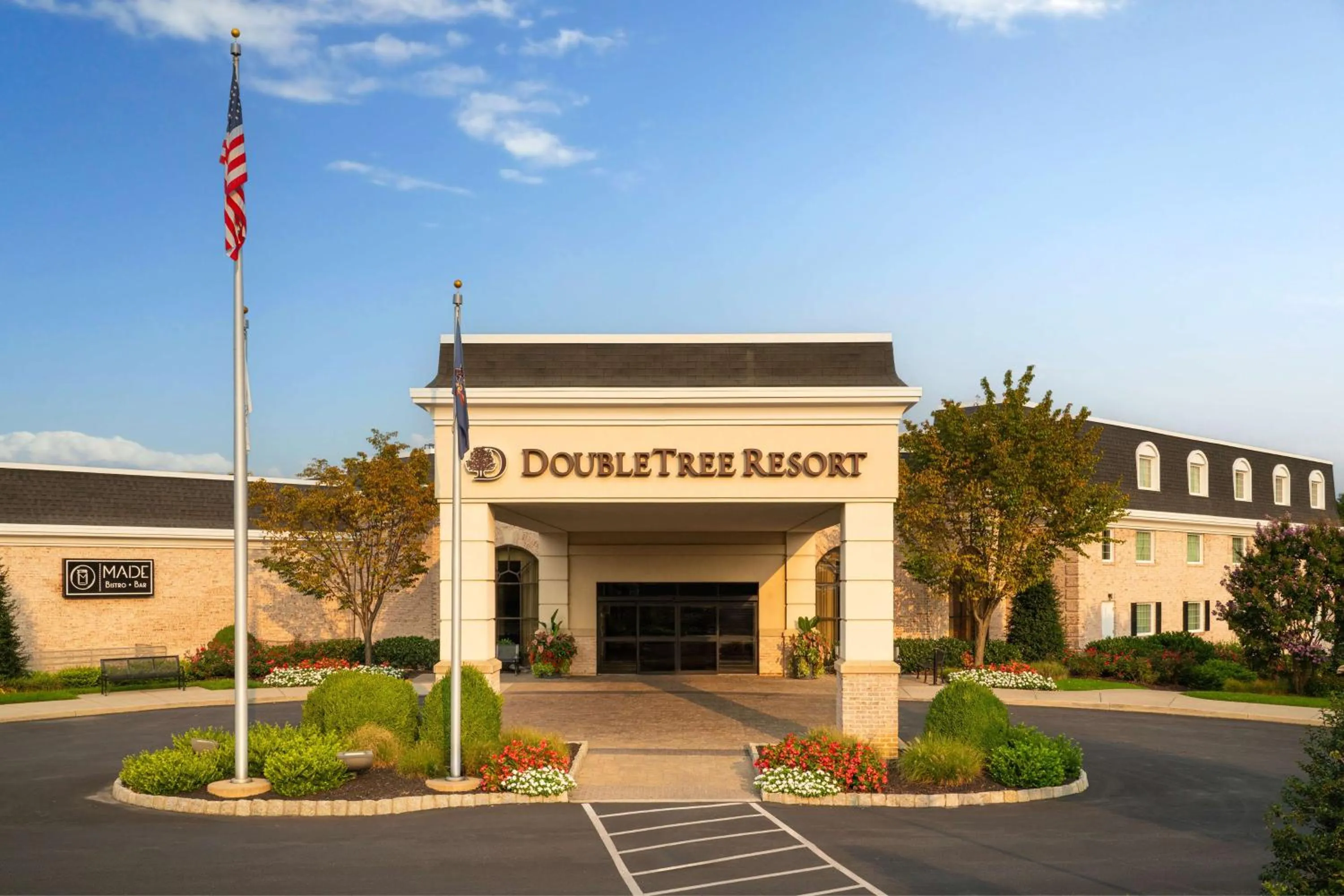 Property building in DoubleTree Resort by Hilton Lancaster