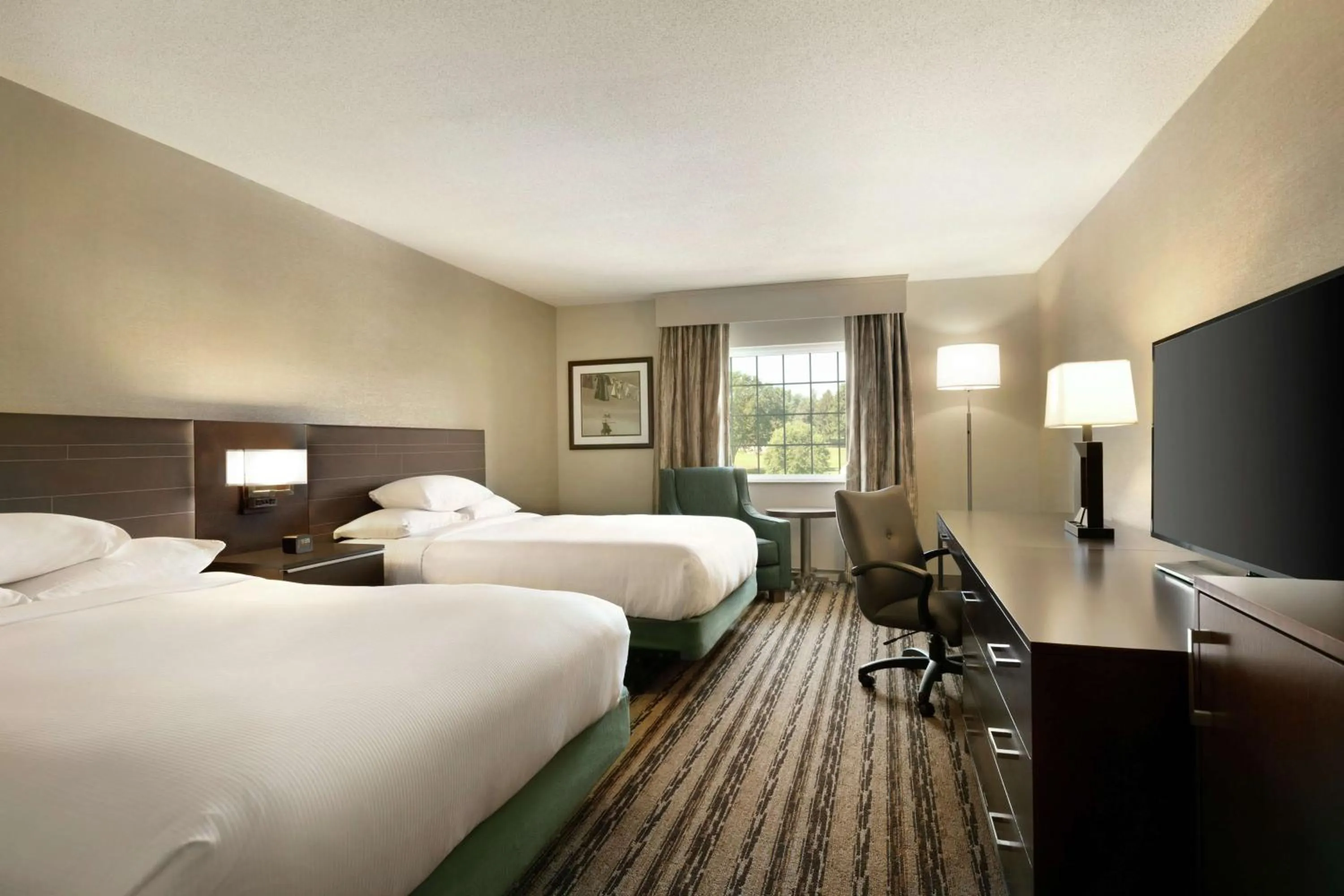 Bedroom, Bed in DoubleTree Resort by Hilton Lancaster