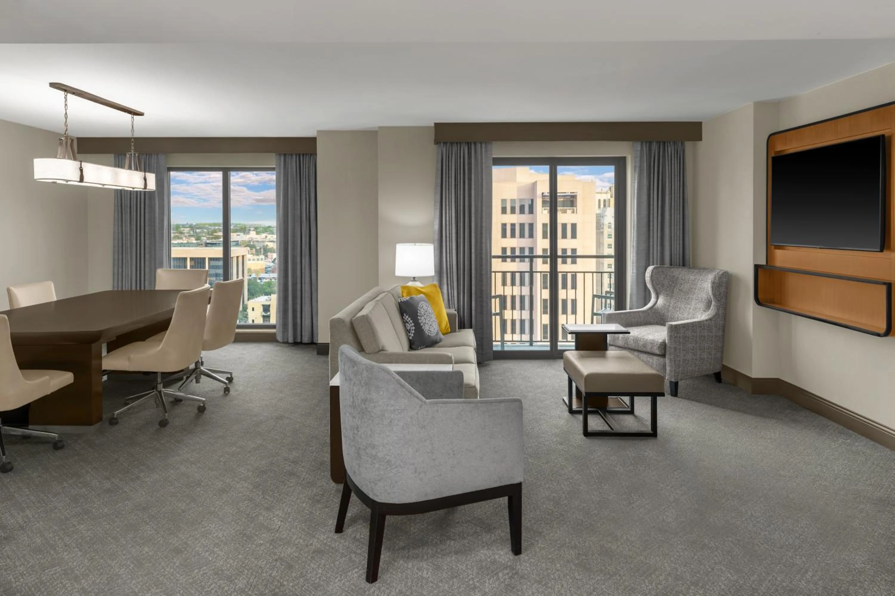 Living room in Embassy Suites San Antonio Riverwalk-Downtown