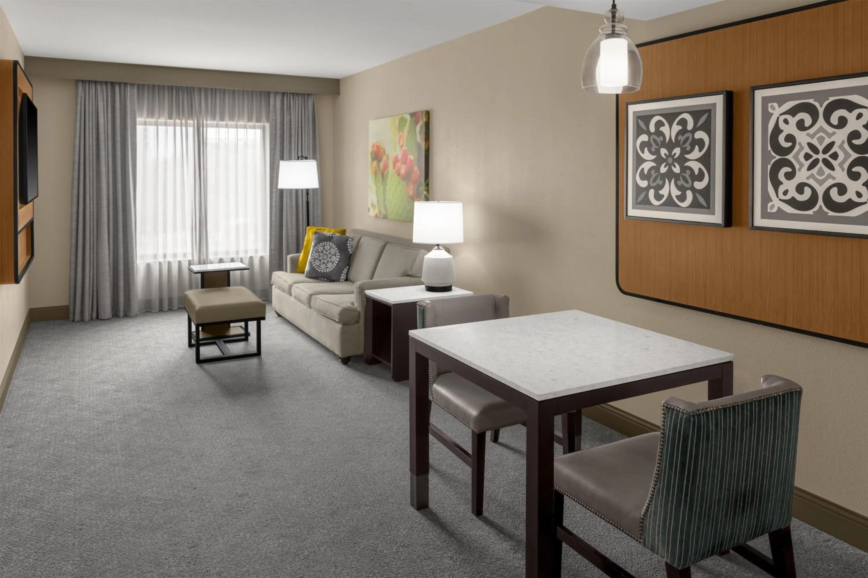 Living room, Bed in Embassy Suites San Antonio Riverwalk-Downtown