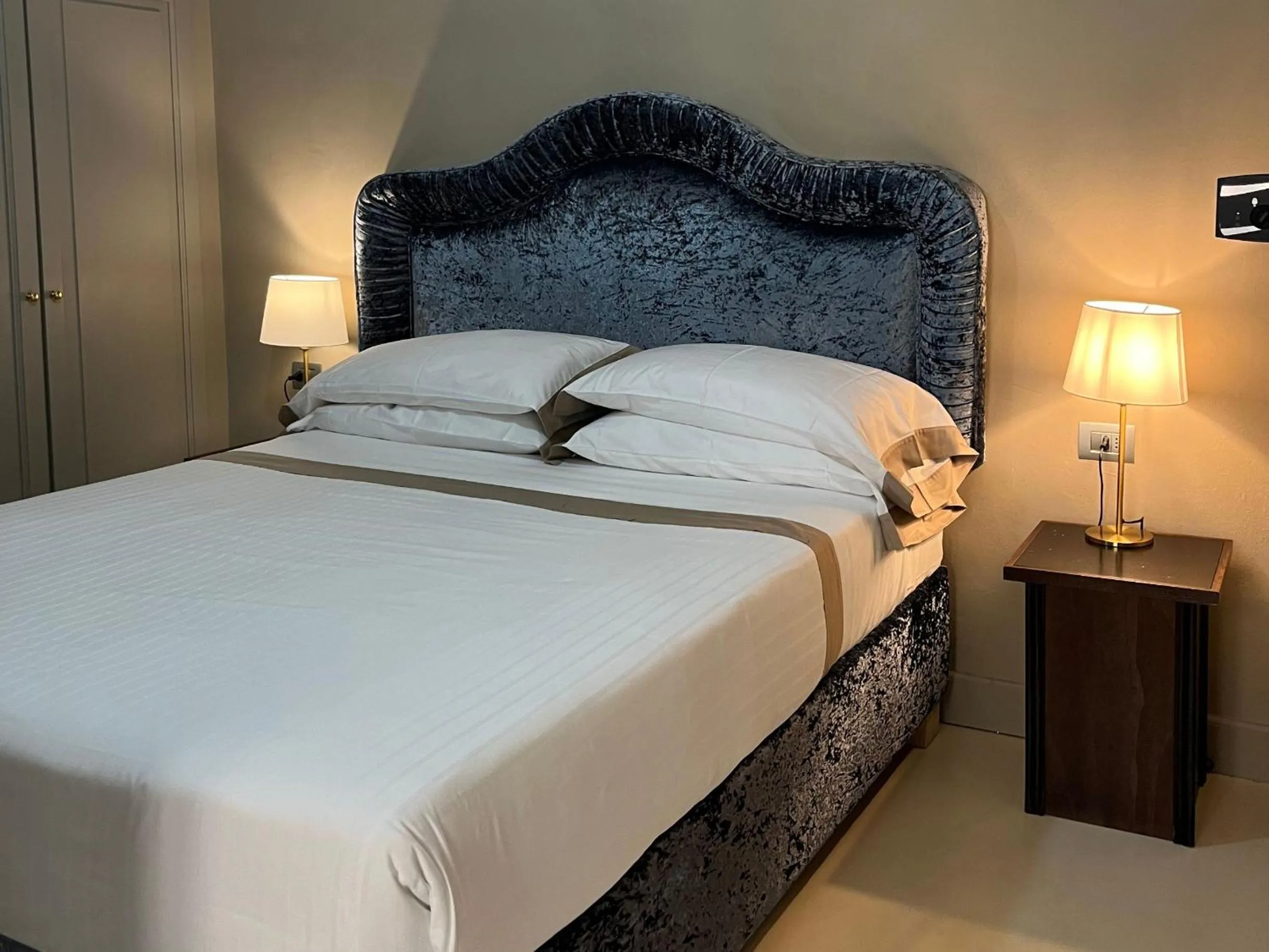 Bed in Numa Florence Palazzo San Niccolò