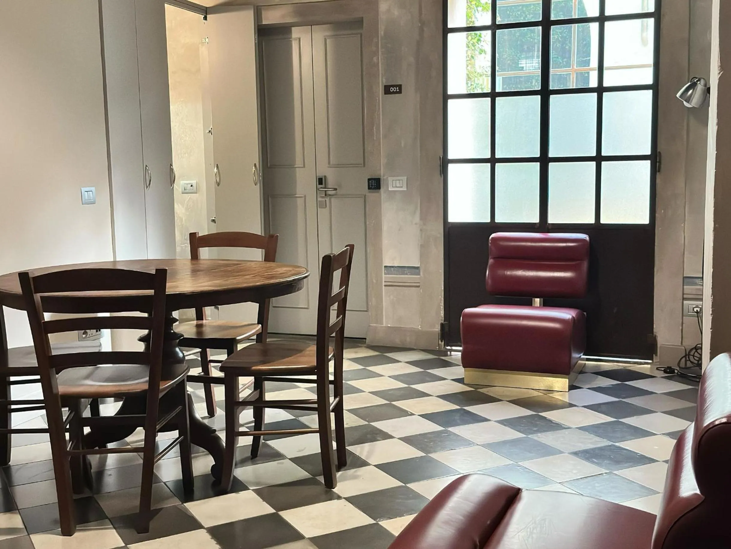 Living room in Numa Florence Palazzo San Niccolò