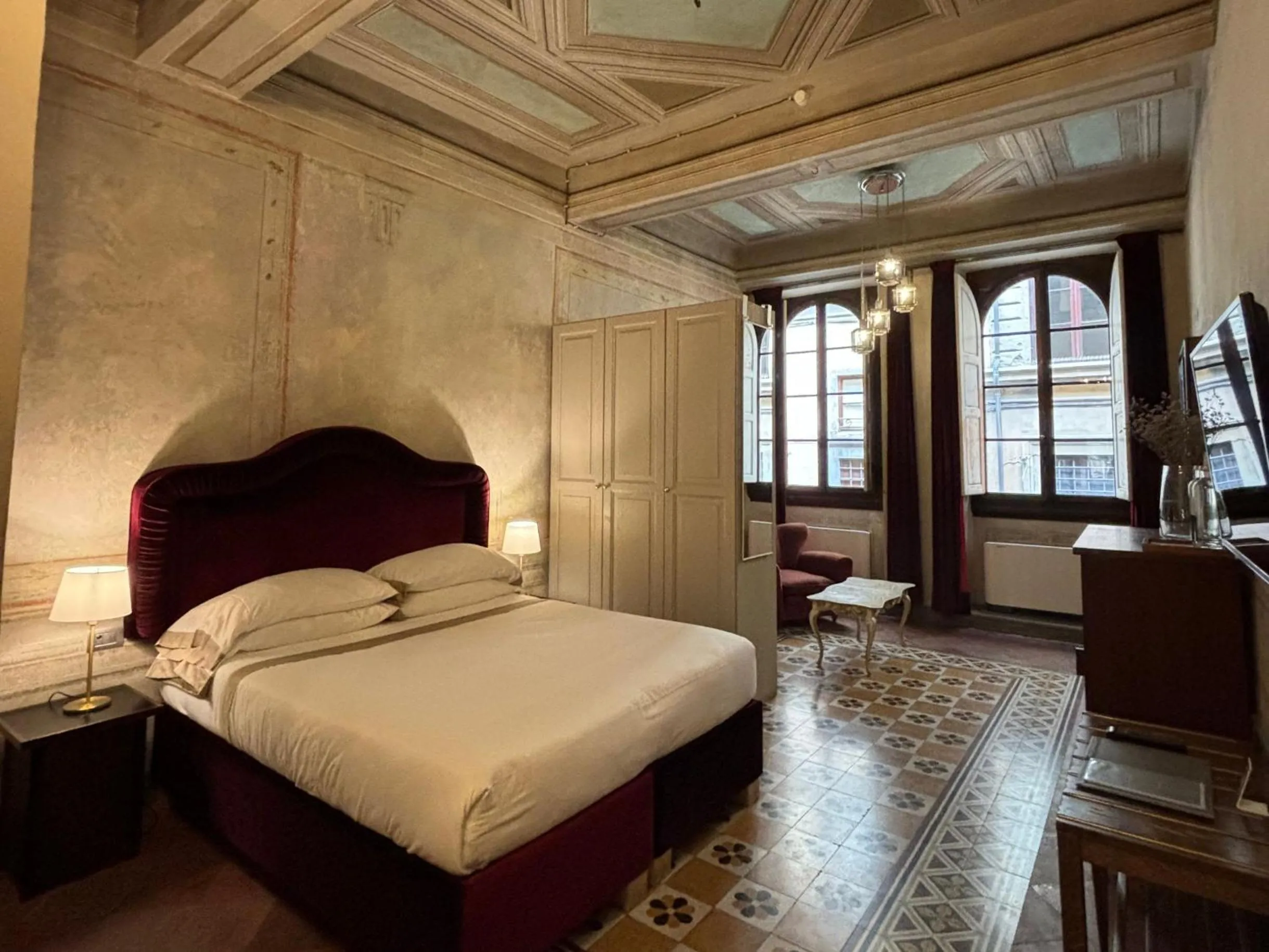 Bed in Numa Florence Palazzo San Niccolò