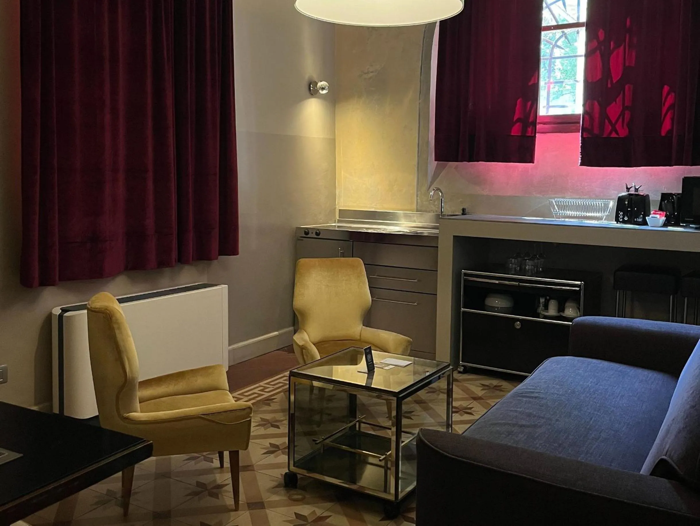 Kitchen or kitchenette in Numa Florence Palazzo San Niccolò