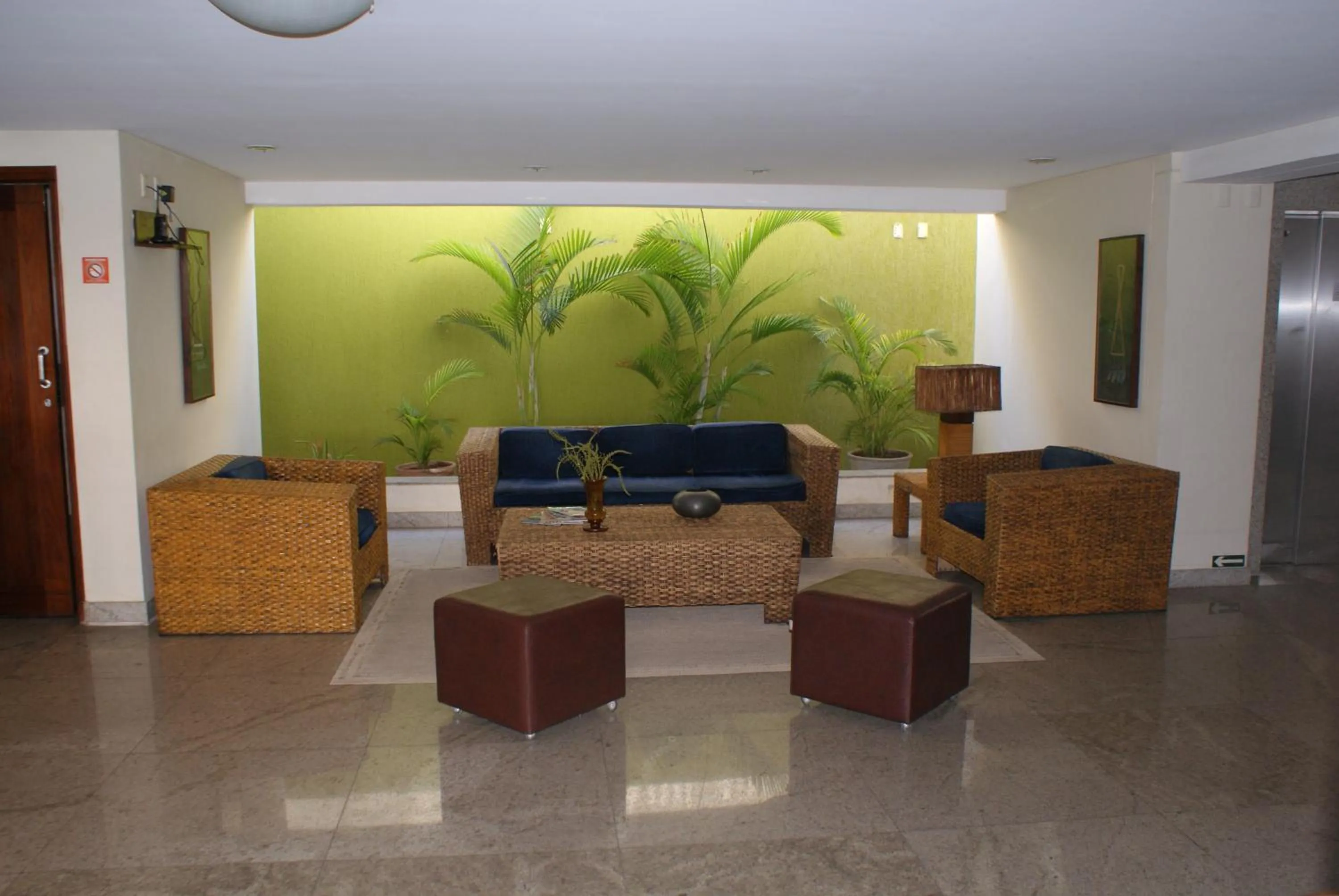 Lobby or reception in Blue Marlin Apartments