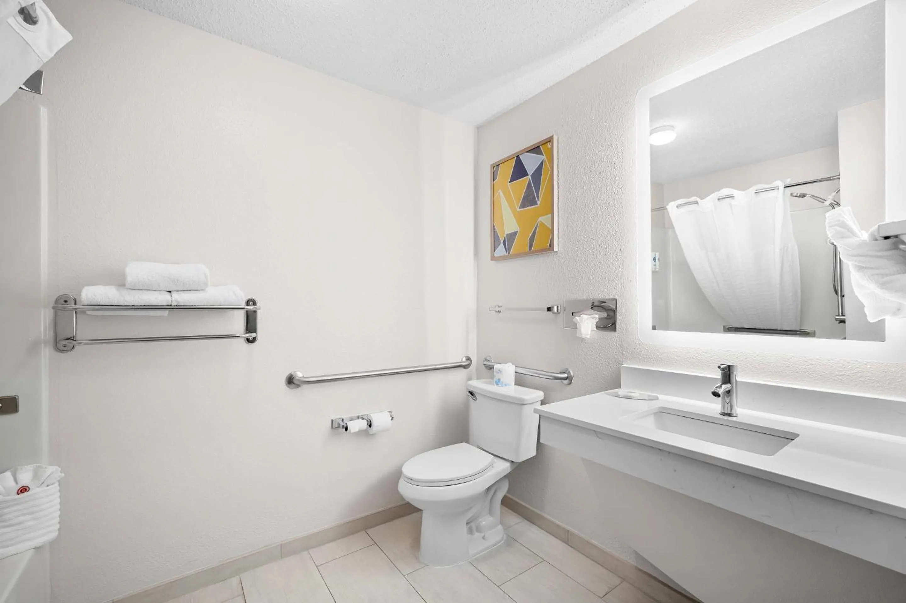 Bedroom in Comfort Inn Indianapolis East