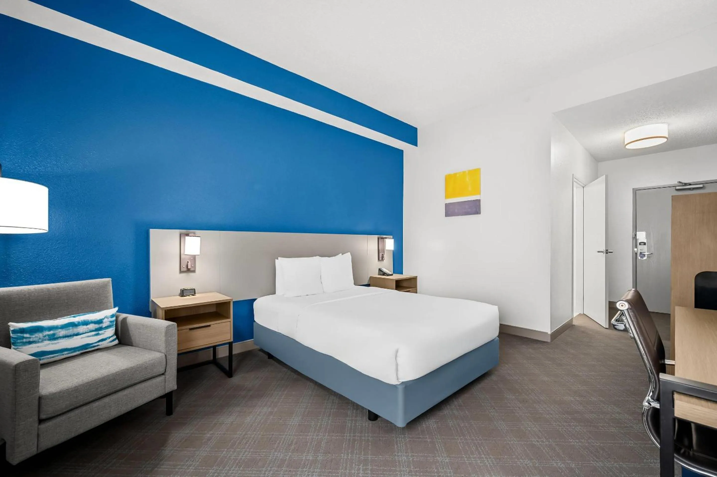 Bedroom, Bed in Comfort Inn Indianapolis East