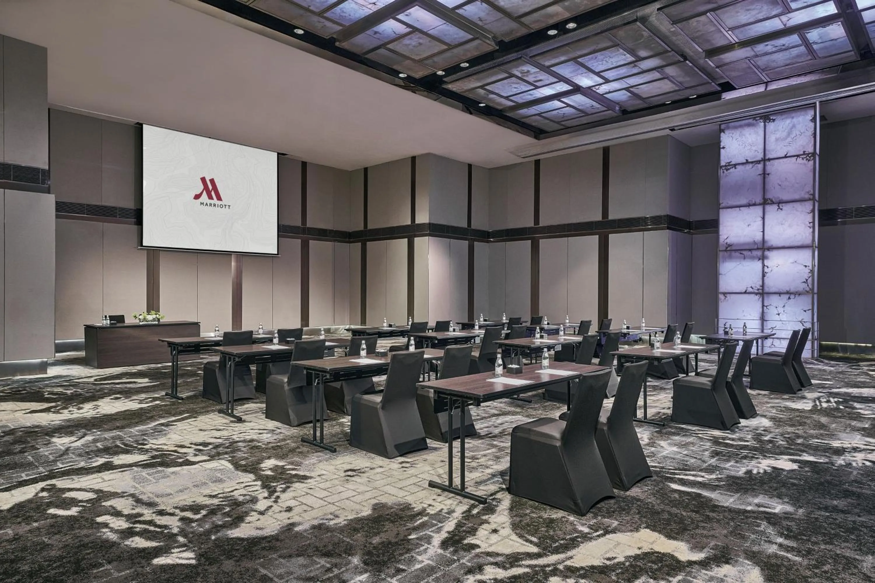 Meeting/conference room in Singapore Marriott Tang Plaza Hotel
