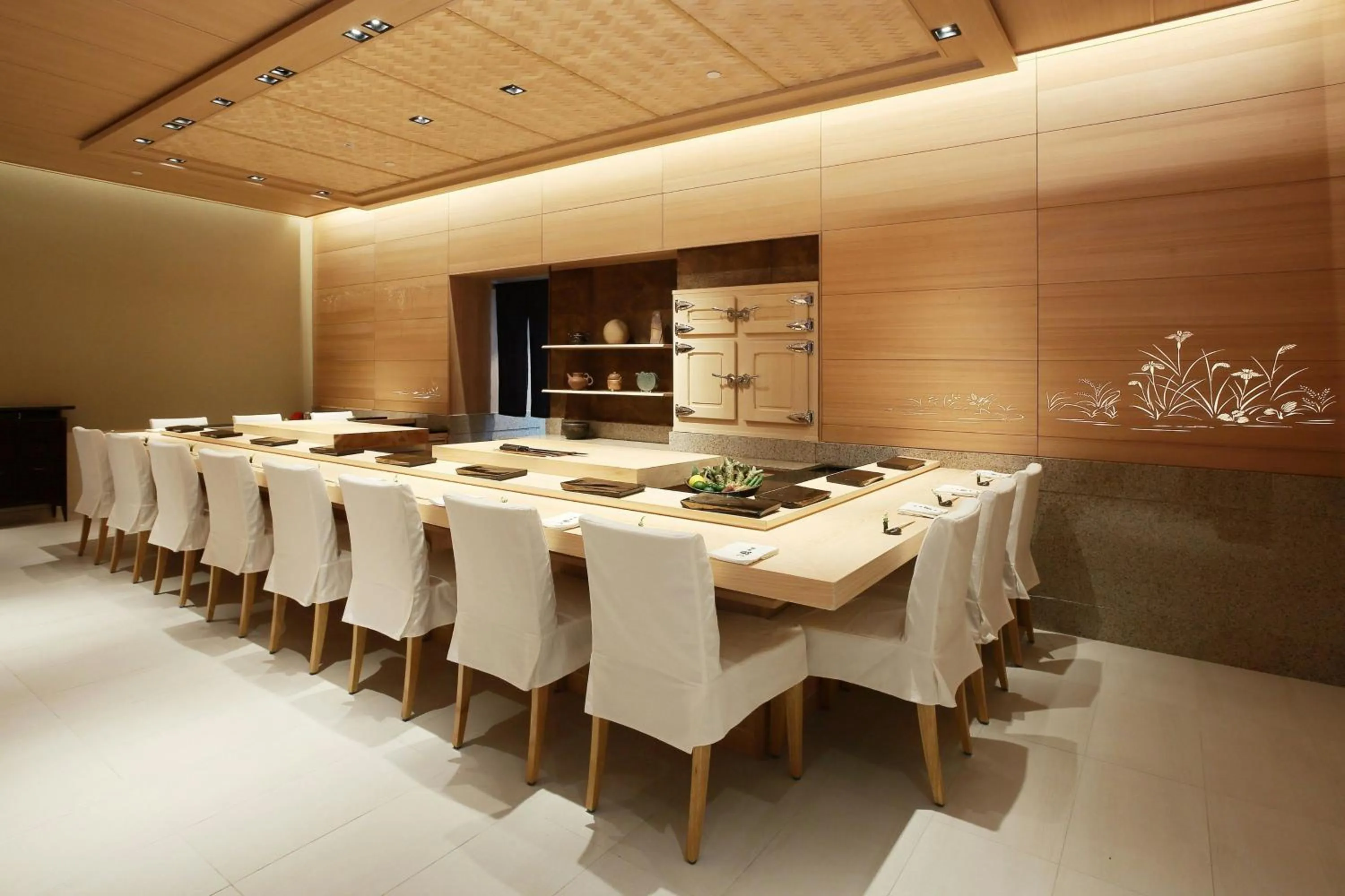 Restaurant/places to eat in Singapore Marriott Tang Plaza Hotel