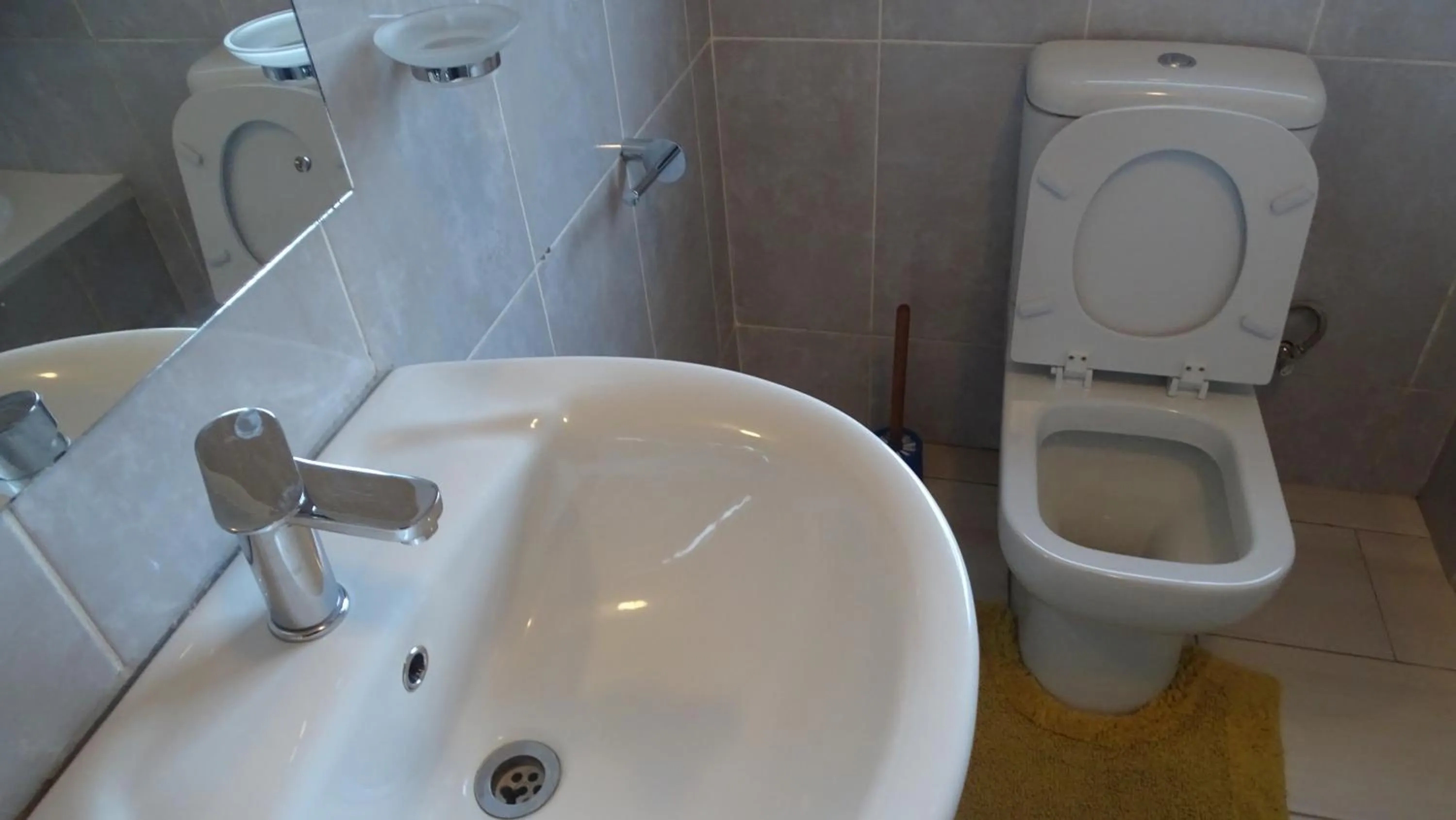 Toilet in Mt Pleasant Bed and Breakfast Ltd