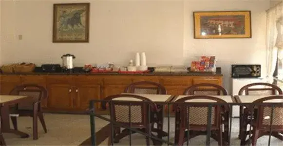 Restaurant/places to eat in Garden Inn and Suites Glendora Restaurant/places to eat in Garden Inn and Suites Glendora