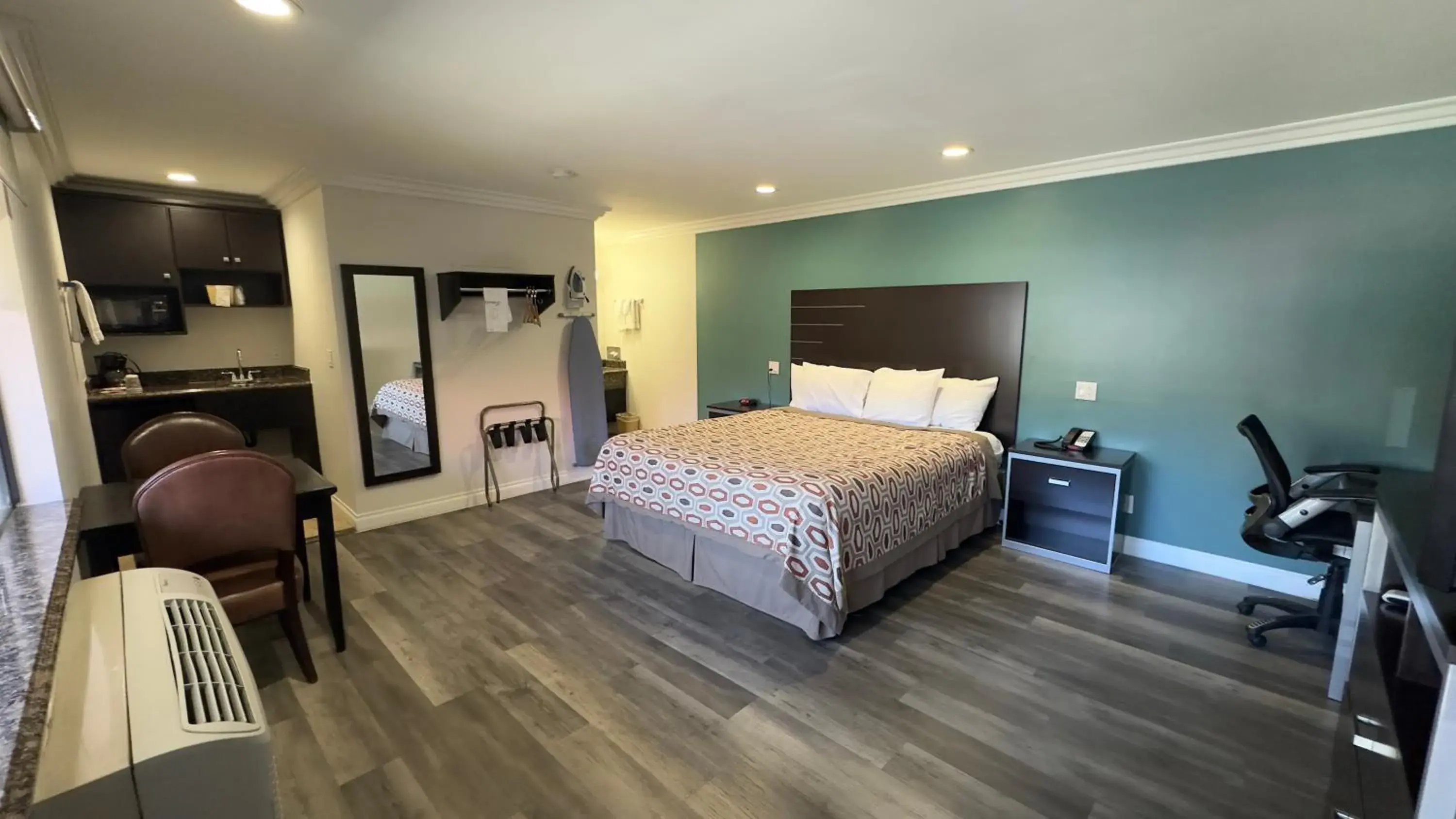 Bed in Garden Inn and Suites Glendora Bed in Garden Inn and Suites Glendora