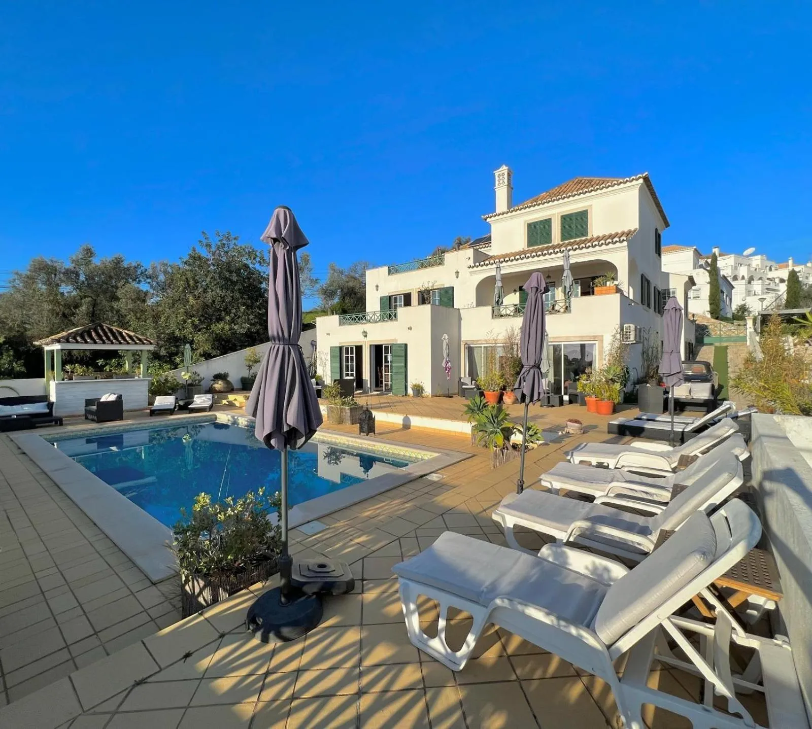Property building in Tavira Terrace