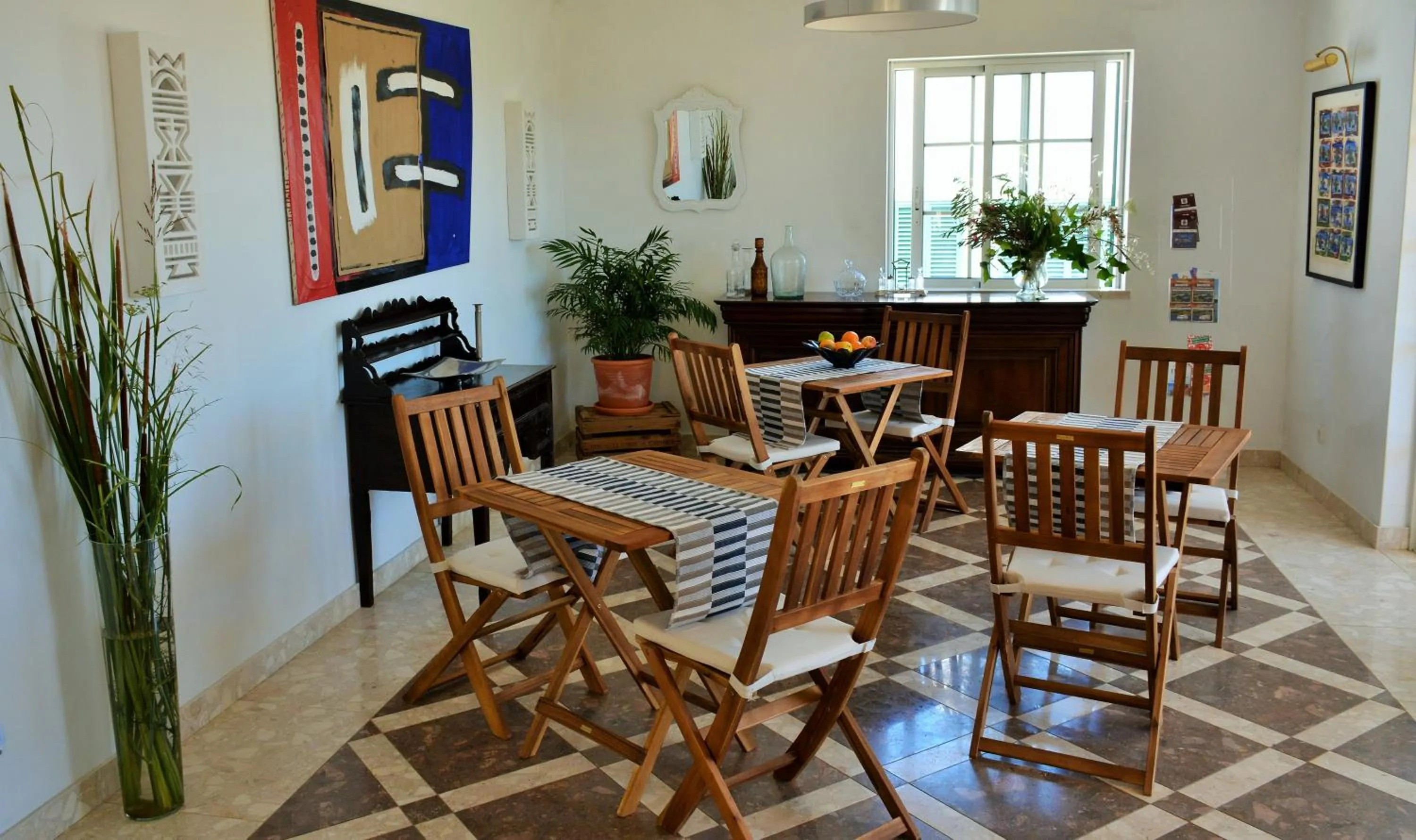 Restaurant/places to eat in Tavira Terrace
