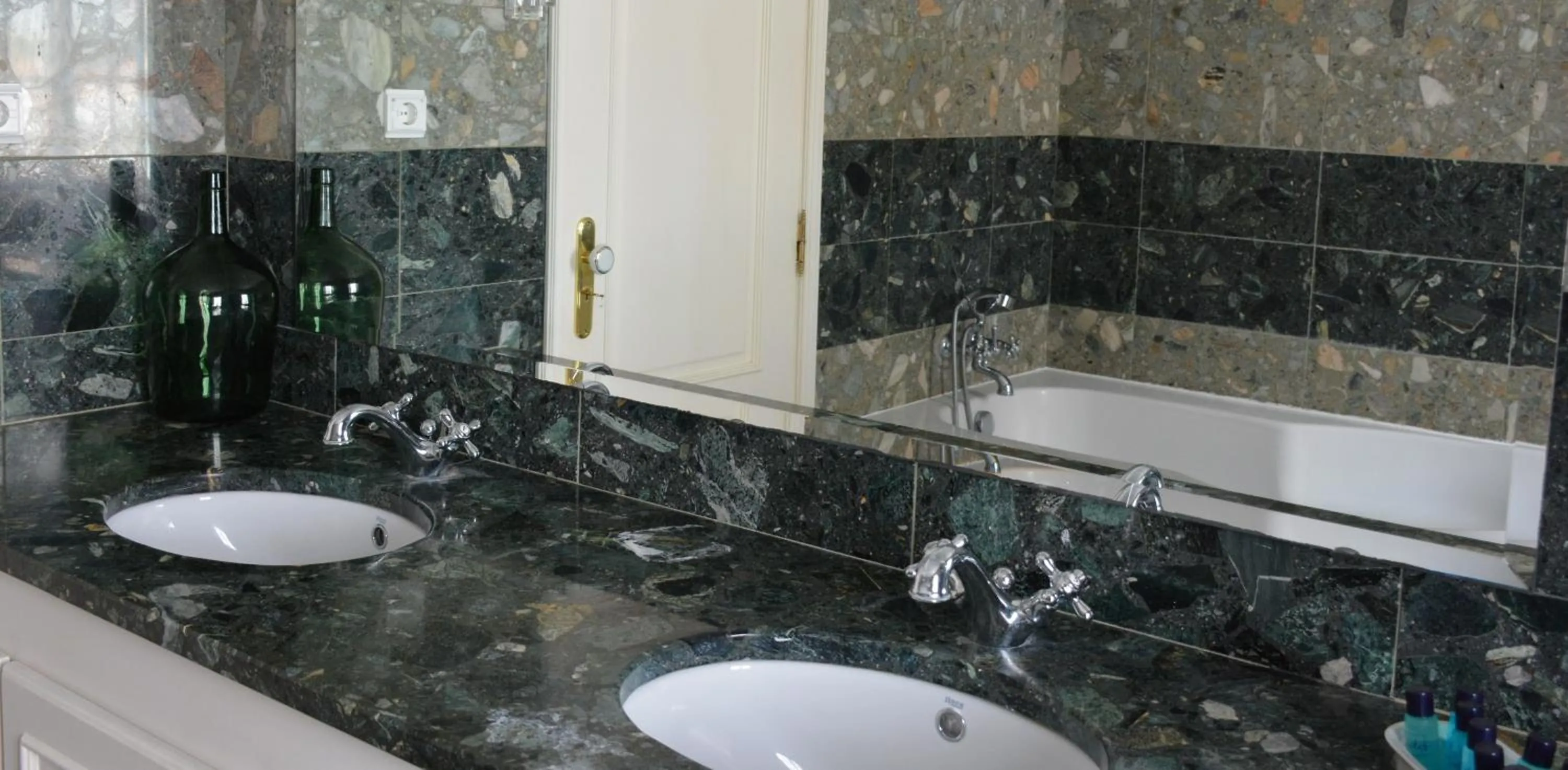 Bathroom in Tavira Terrace