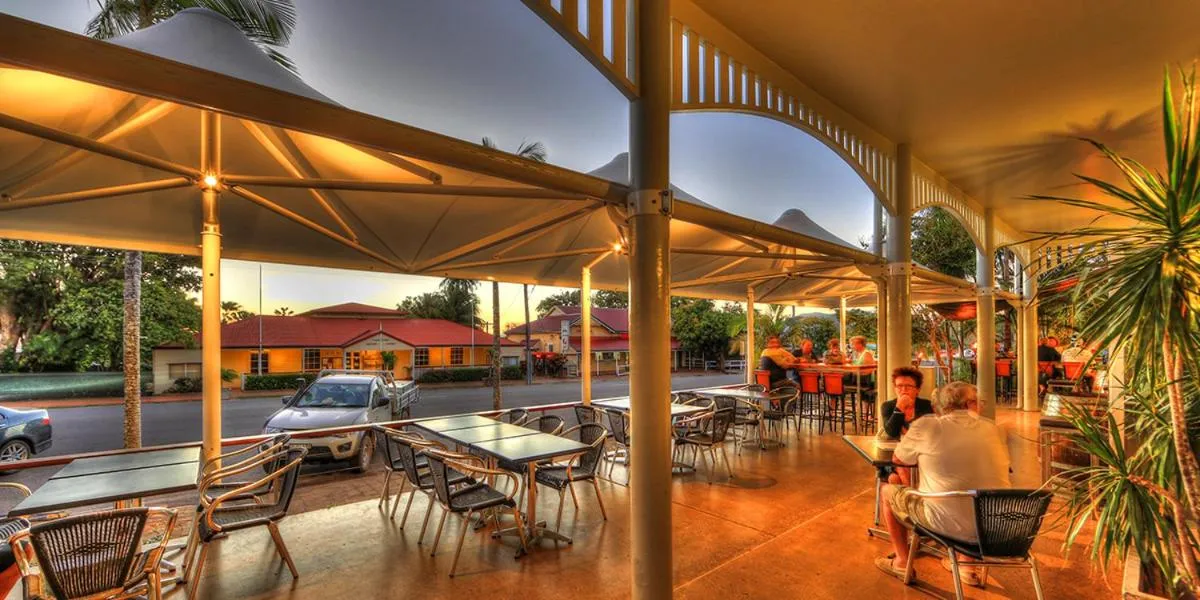 Lounge or bar in Sovereign Resort Hotel