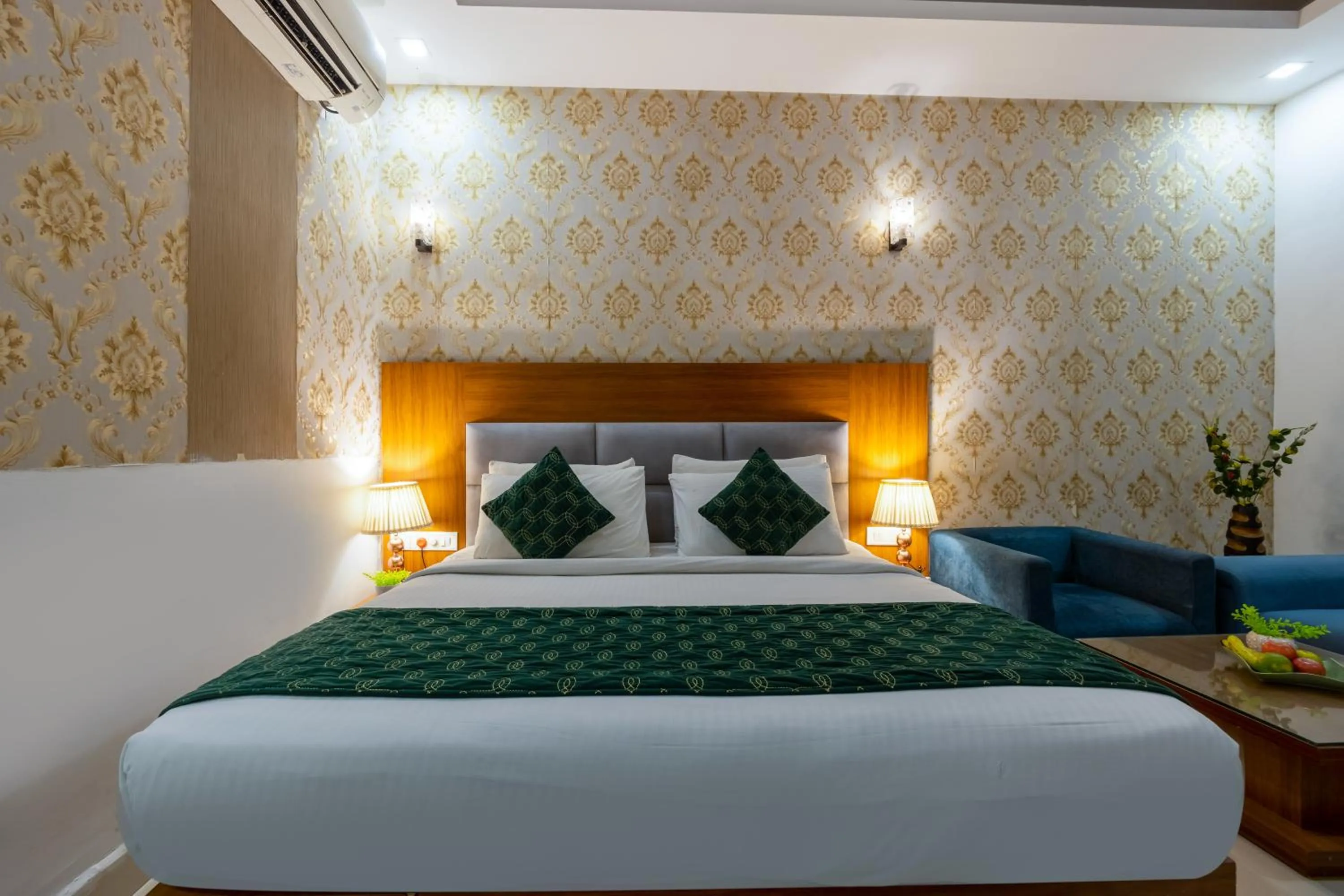 Bed in Arch - Near Aerocity New Delhi