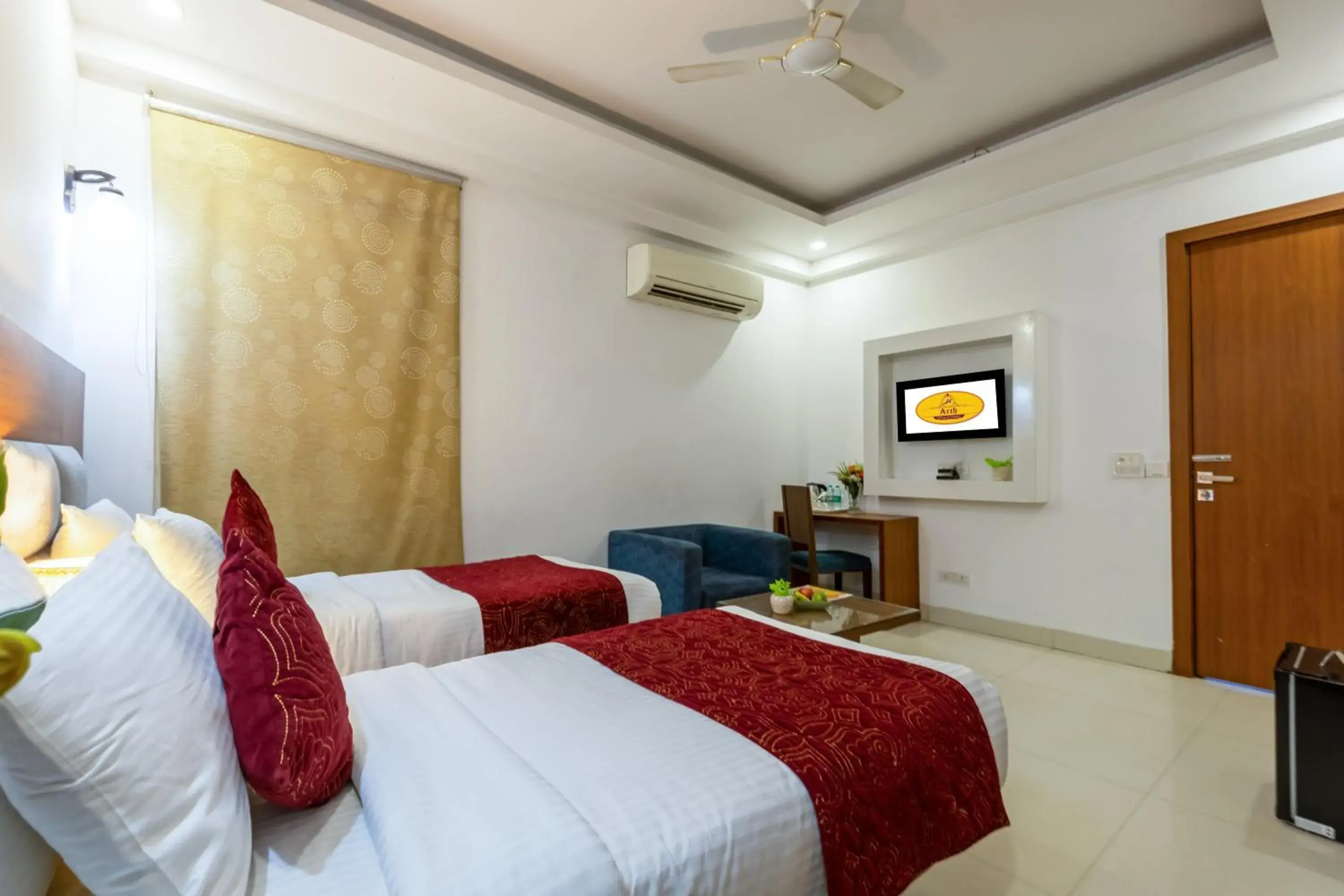 Bed in Arch - Near Aerocity New Delhi Bed in Arch - Near Aerocity New Delhi