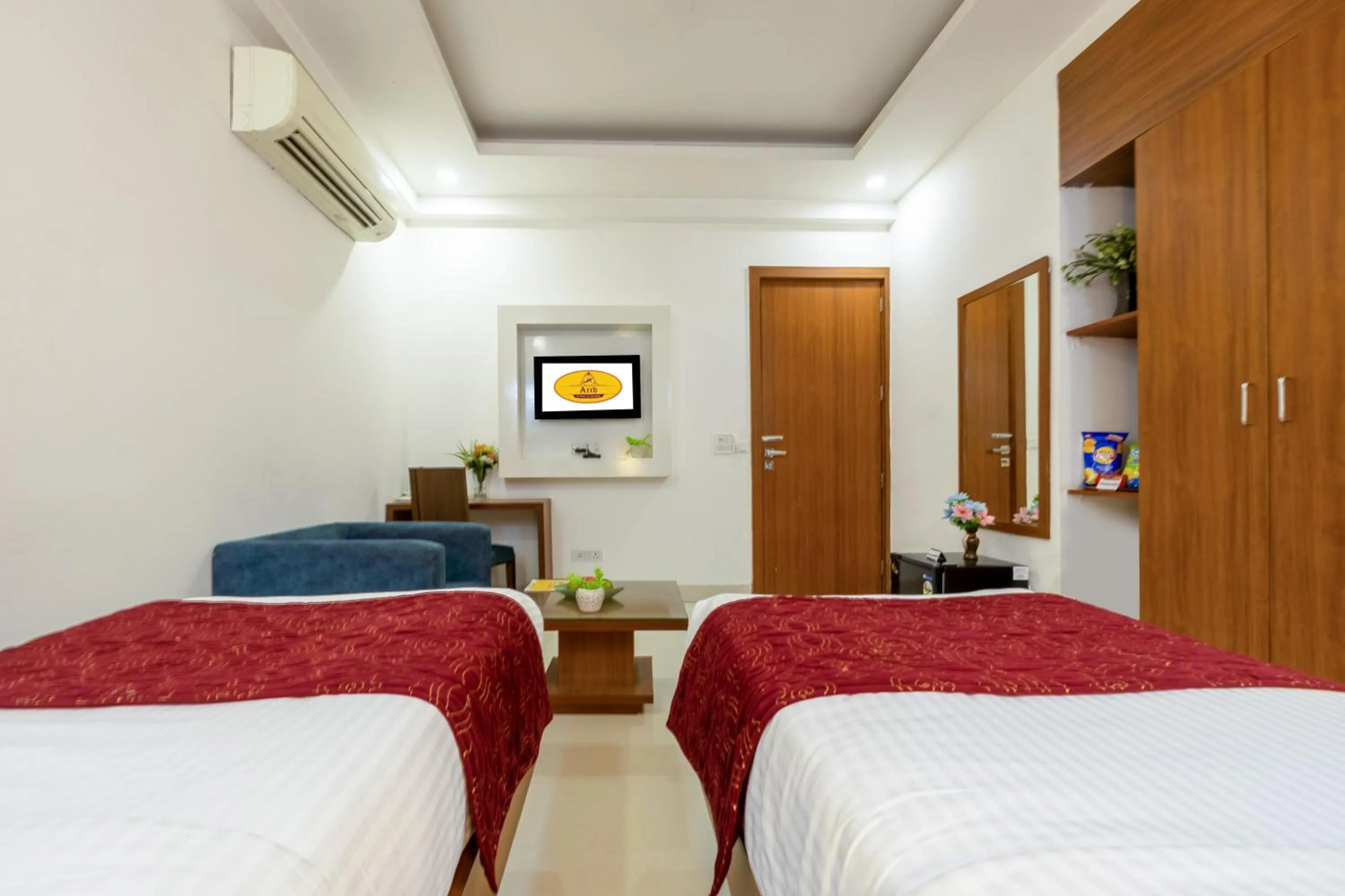 Bed in Arch - Near Aerocity New Delhi