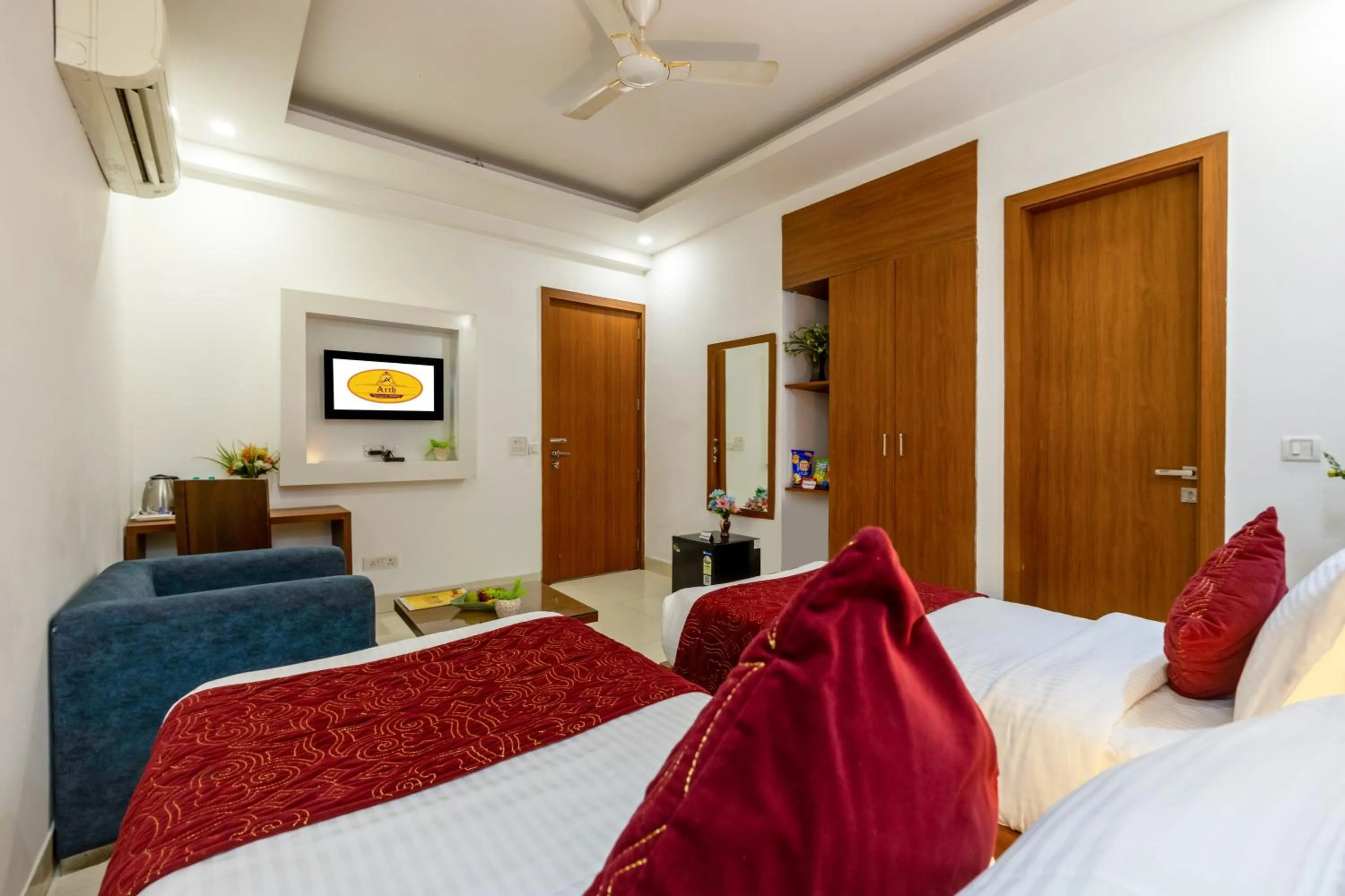 Bed in Arch - Near Aerocity New Delhi