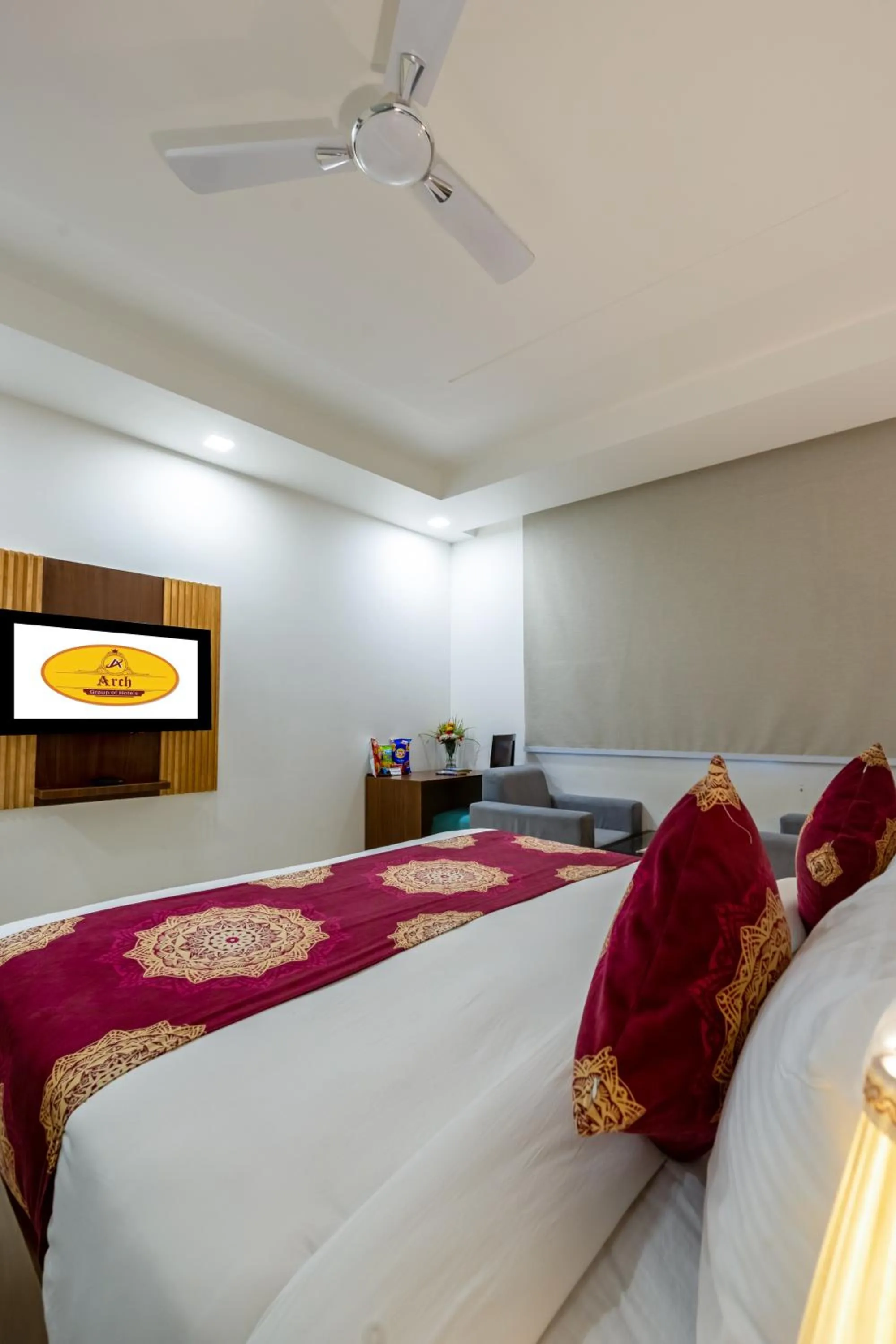 Bed in Arch - Near Aerocity New Delhi