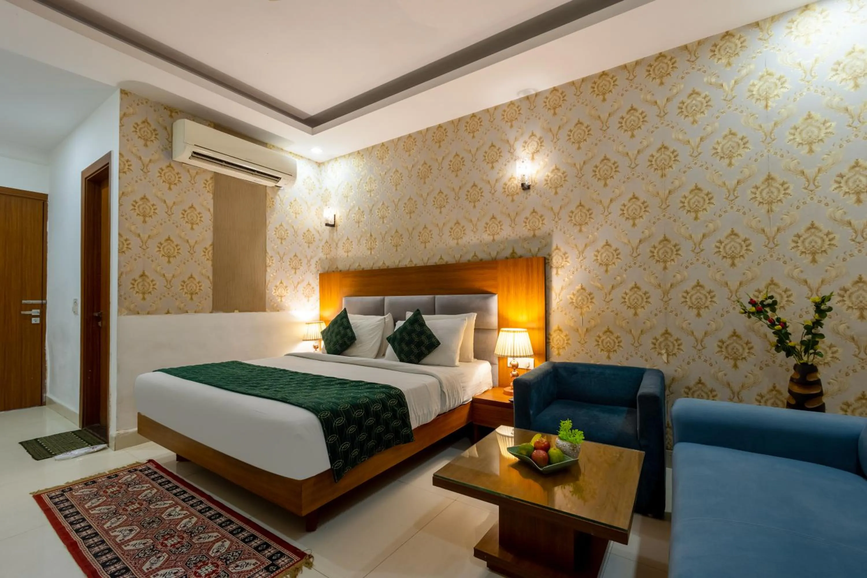 Bed in Arch - Near Aerocity New Delhi