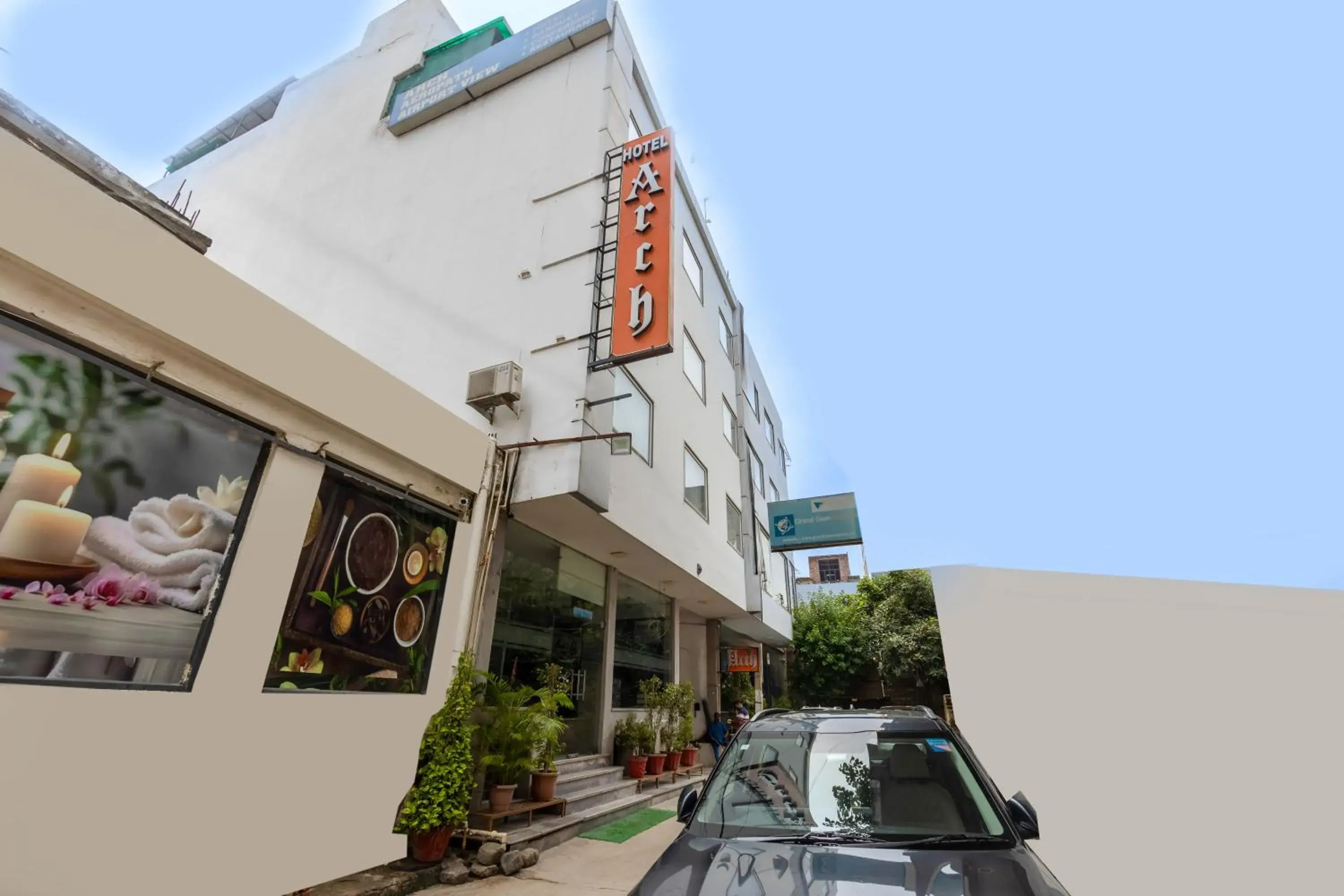 Property building in Arch - Near Aerocity New Delhi Property building in Arch - Near Aerocity New Delhi