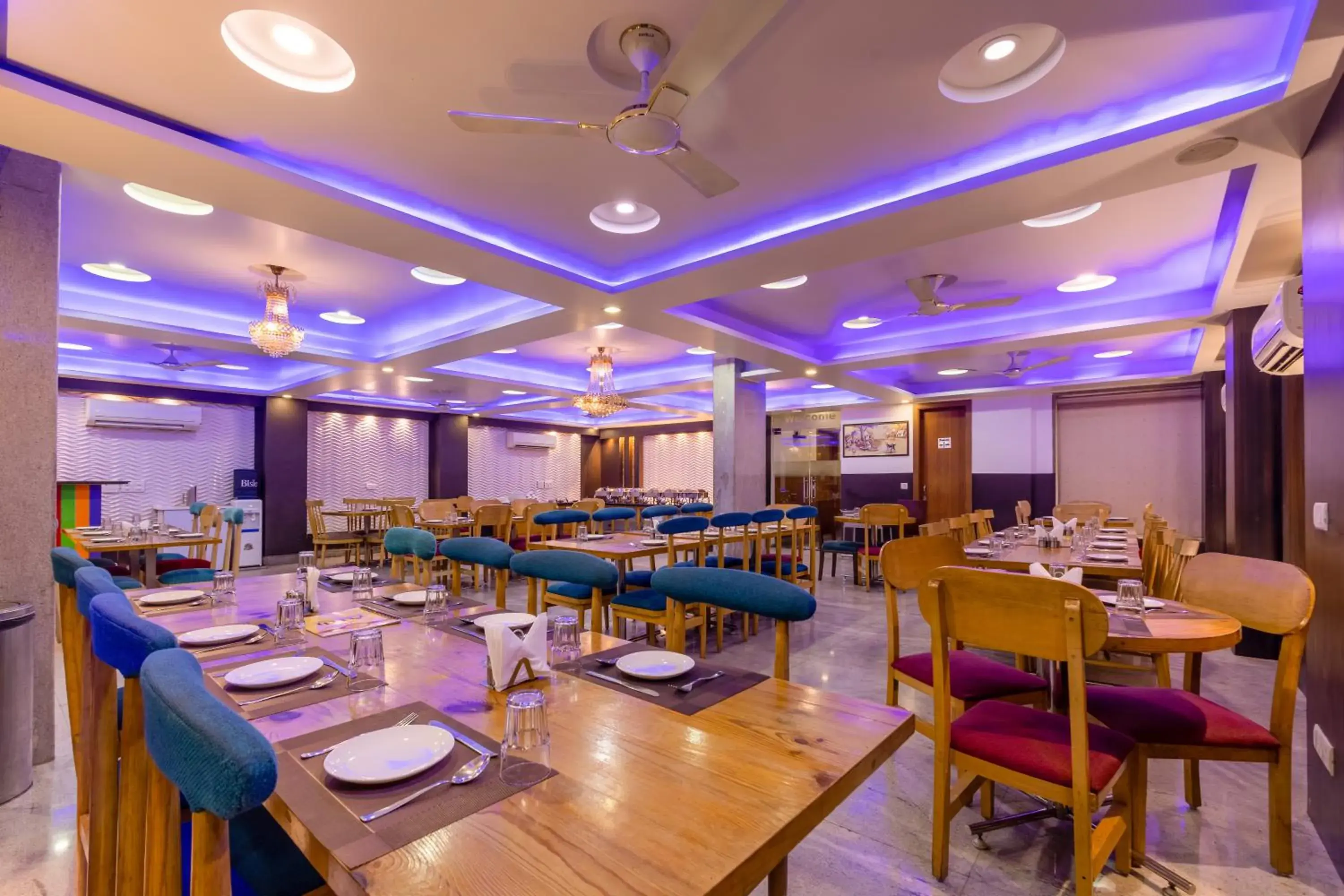 Restaurant/places to eat in Arch - Near Aerocity New Delhi Restaurant/places to eat in Arch - Near Aerocity New Delhi