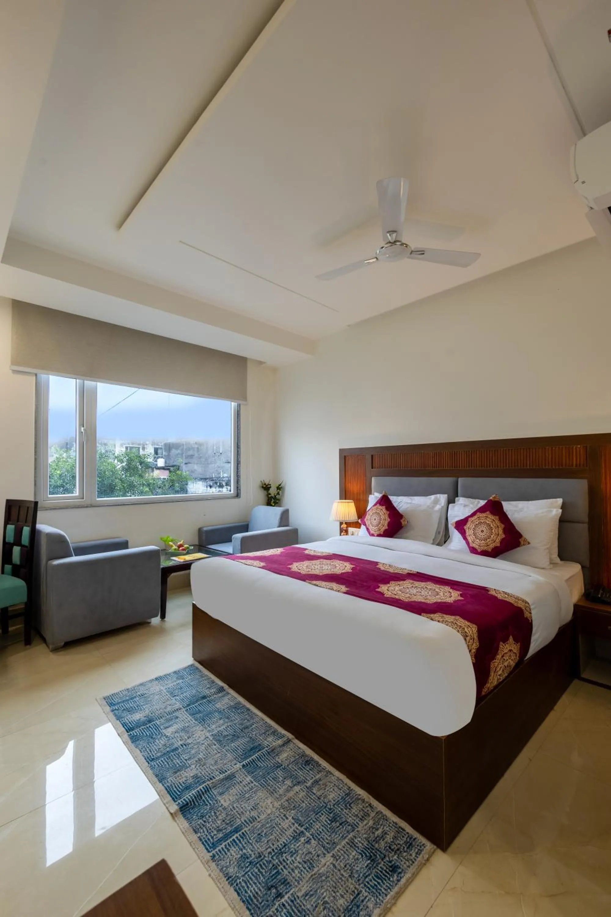 Bed in Arch - Near Aerocity New Delhi