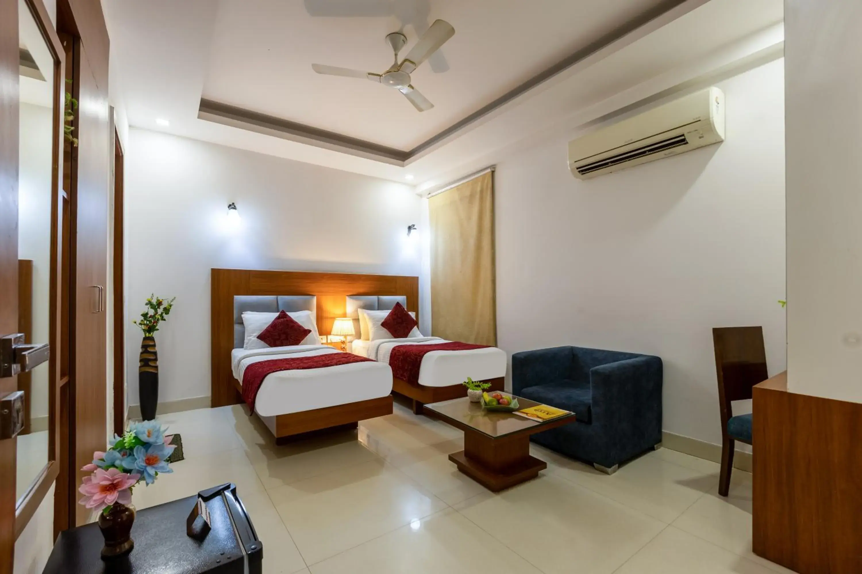 Arch - Near Aerocity New Delhi Arch - Near Aerocity New Delhi