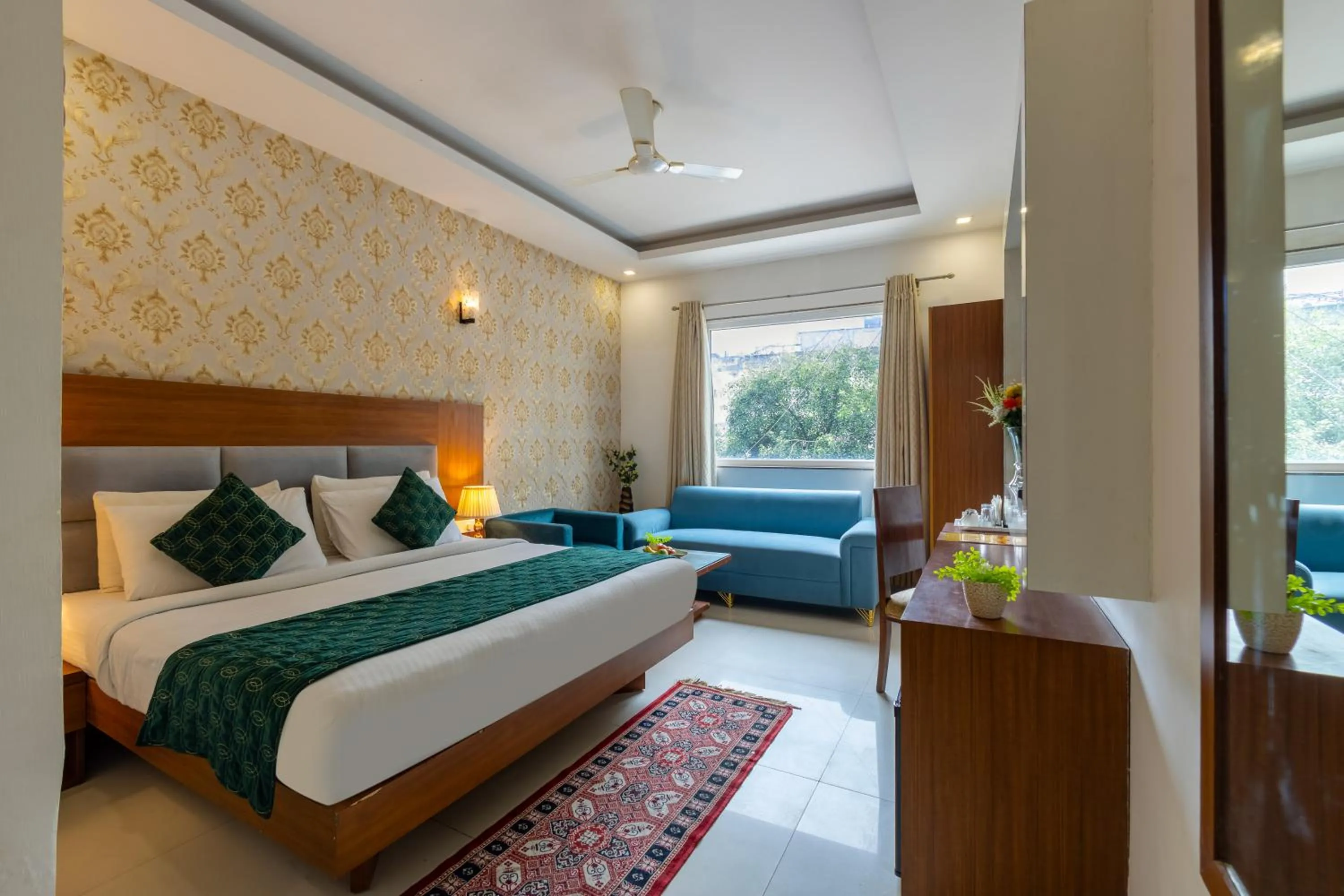 Bed in Arch - Near Aerocity New Delhi