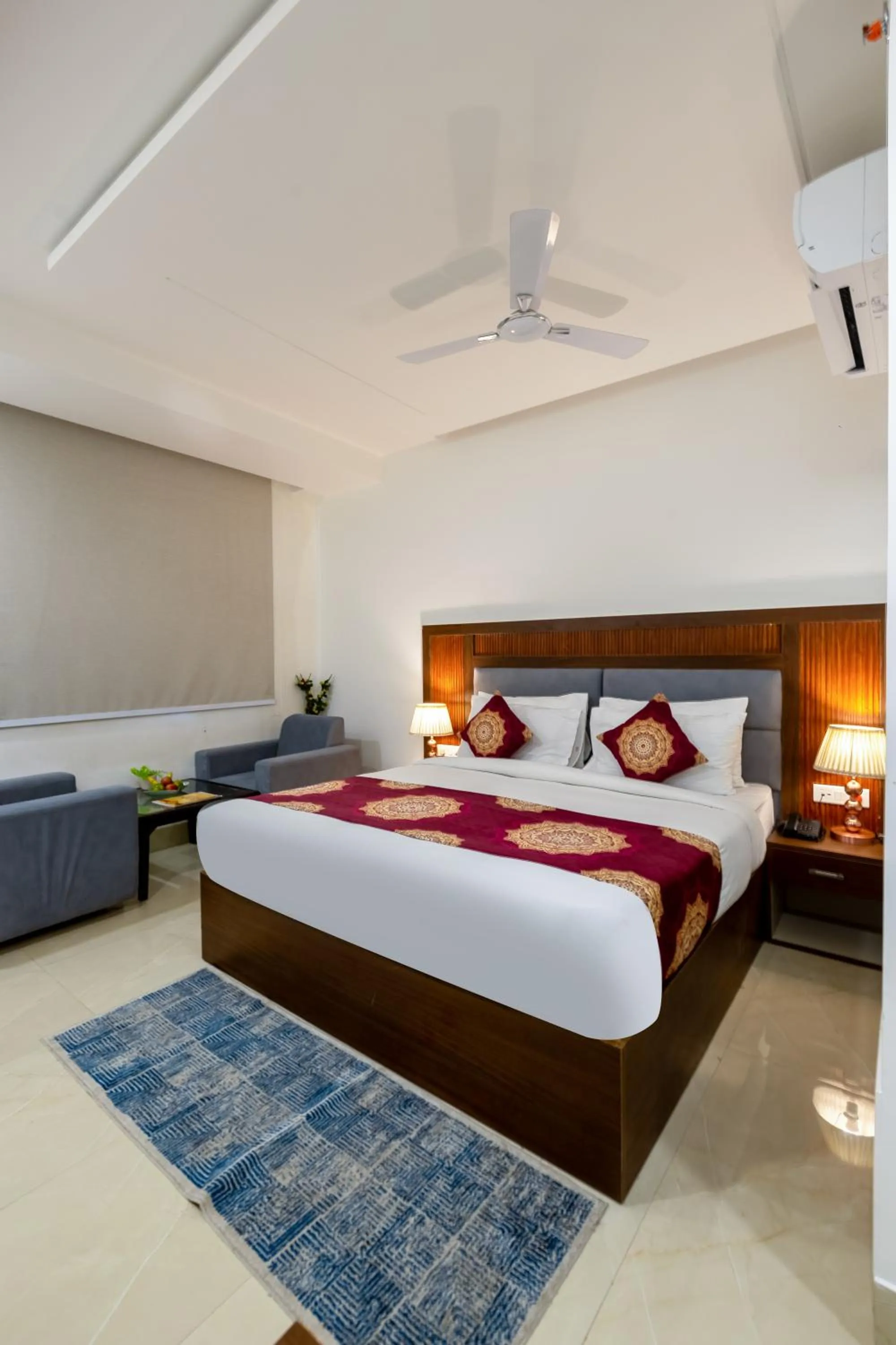 Bed in Arch - Near Aerocity New Delhi