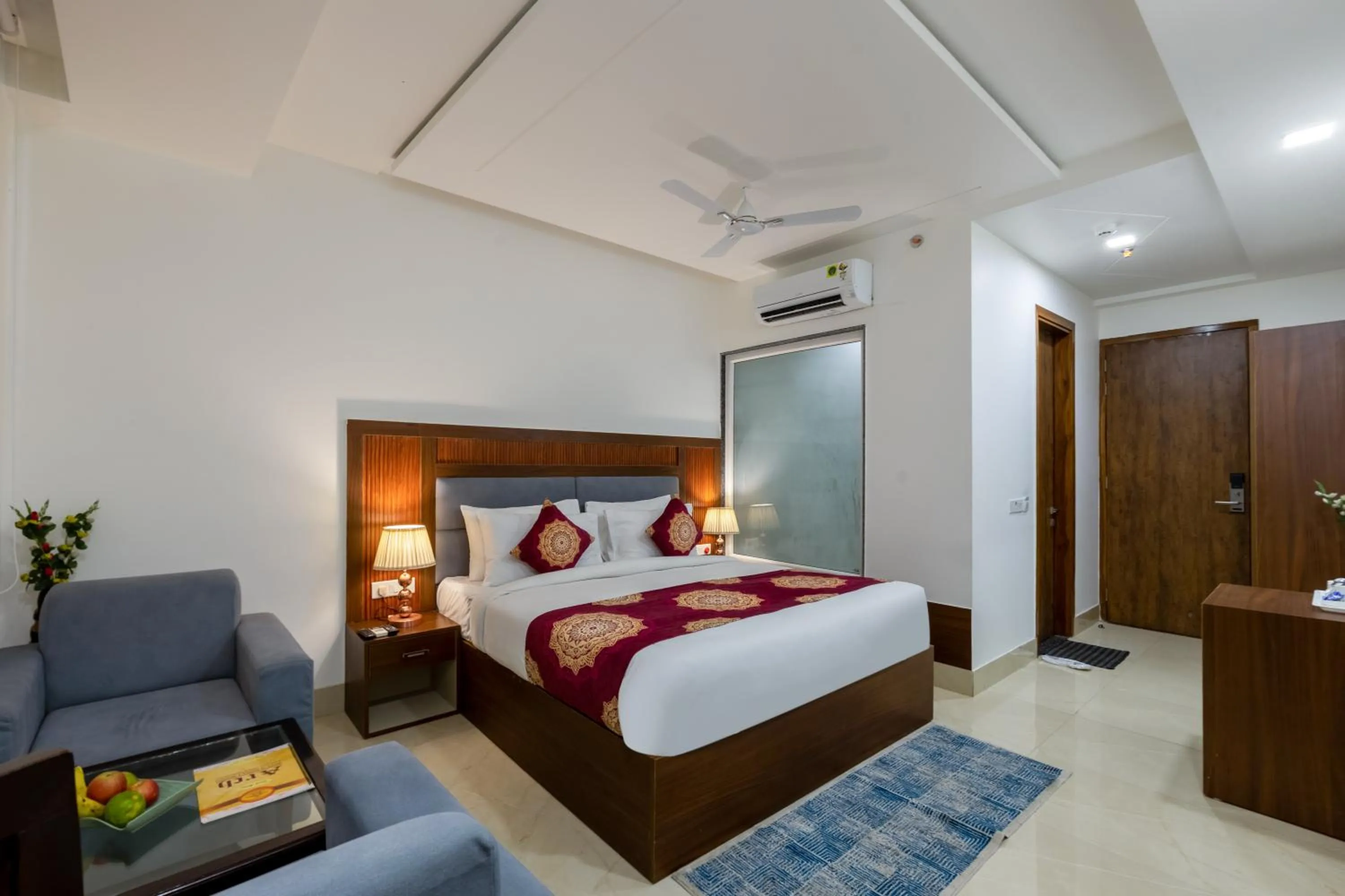 Bed in Arch - Near Aerocity New Delhi